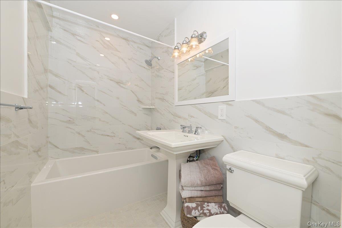 #18 photo, 320 E Shore Road, ناسو Great Neck , NY 11023