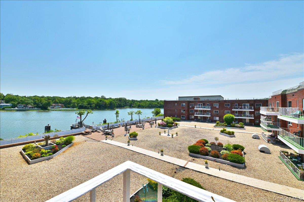 #20 photo, 320 E Shore Road, ناسو Great Neck , NY 11023