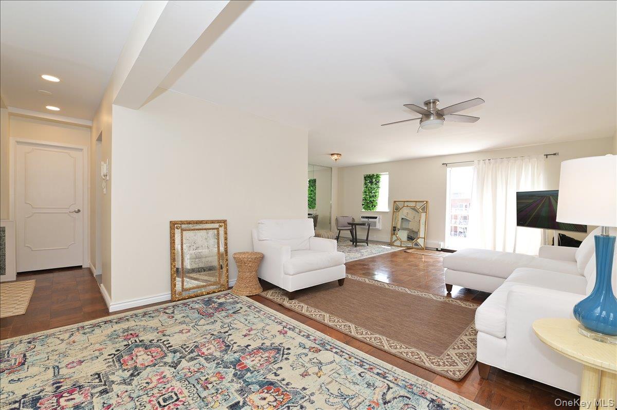 #6 photo, 320 E Shore Road, ناسو Great Neck , NY 11023