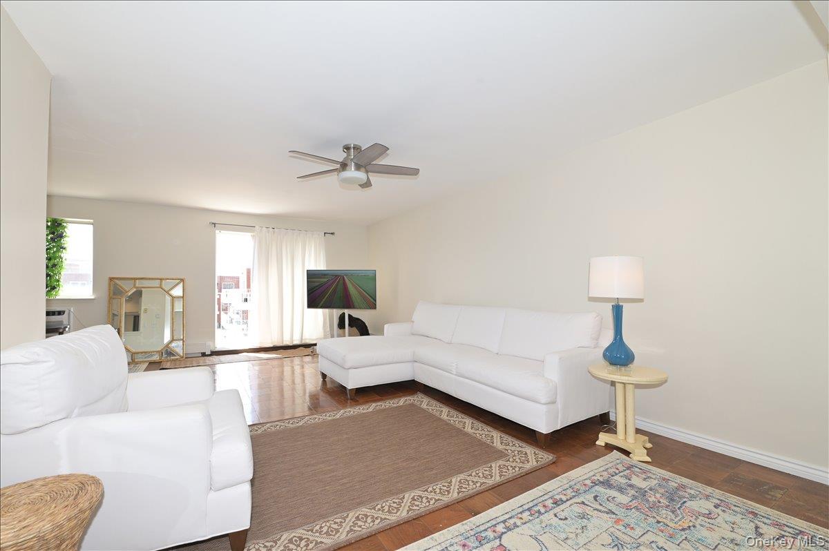 #7 photo, 320 E Shore Road, ناسو Great Neck , NY 11023