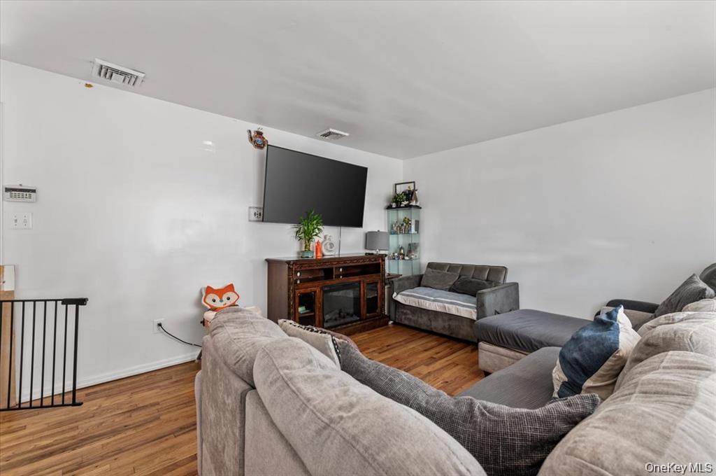 #5 photo, 22 Hudson Place, מחוז נסאו Hempstead , NY 11550