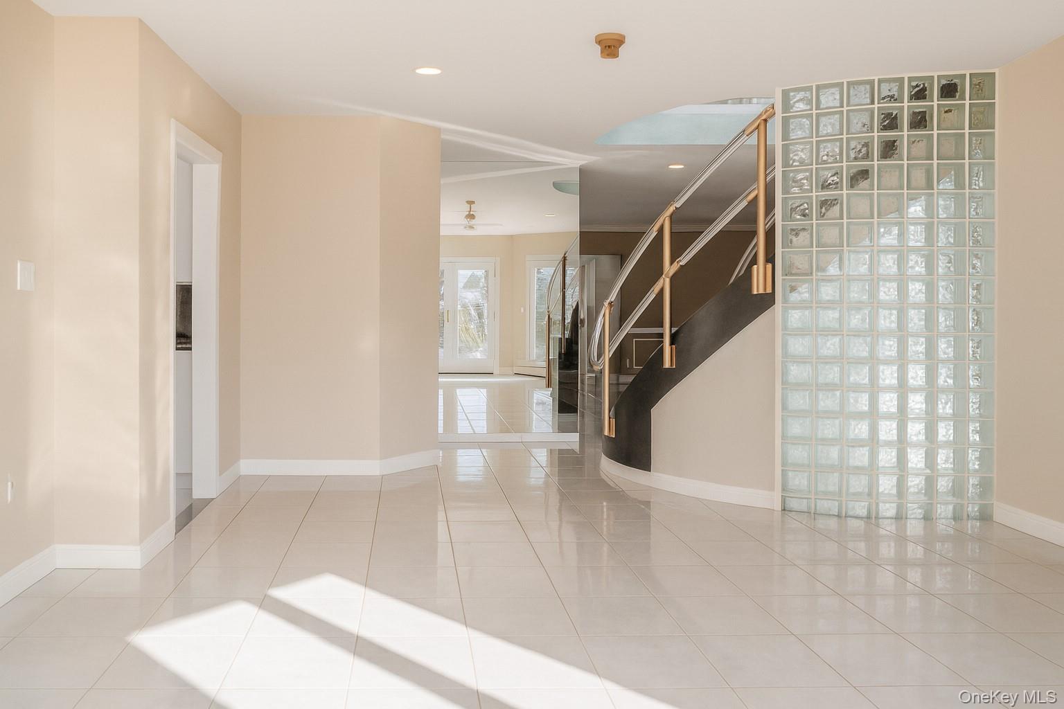 #14 photo, 130 Wampum Lane, 東長島 西艾斯利普 West Islip , NY 11795