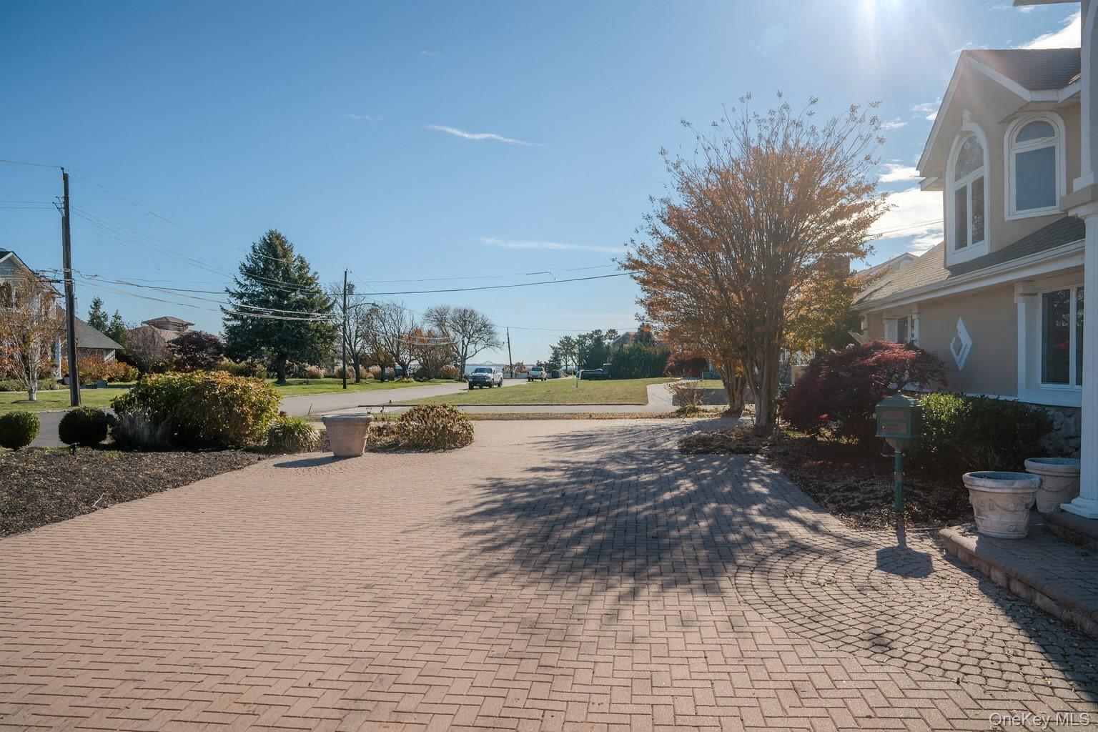 #2 photo, 130 Wampum Lane, 東長島 西艾斯利普 West Islip , NY 11795