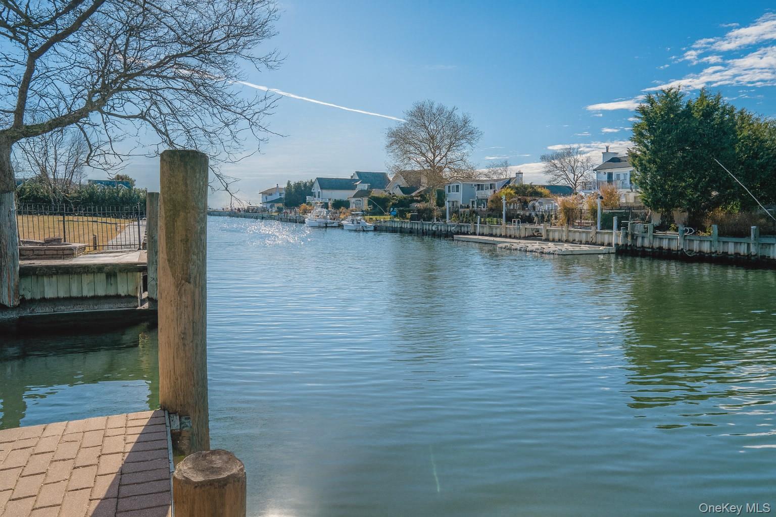 #3 photo, 130 Wampum Lane, 東長島 西艾斯利普 West Islip , NY 11795