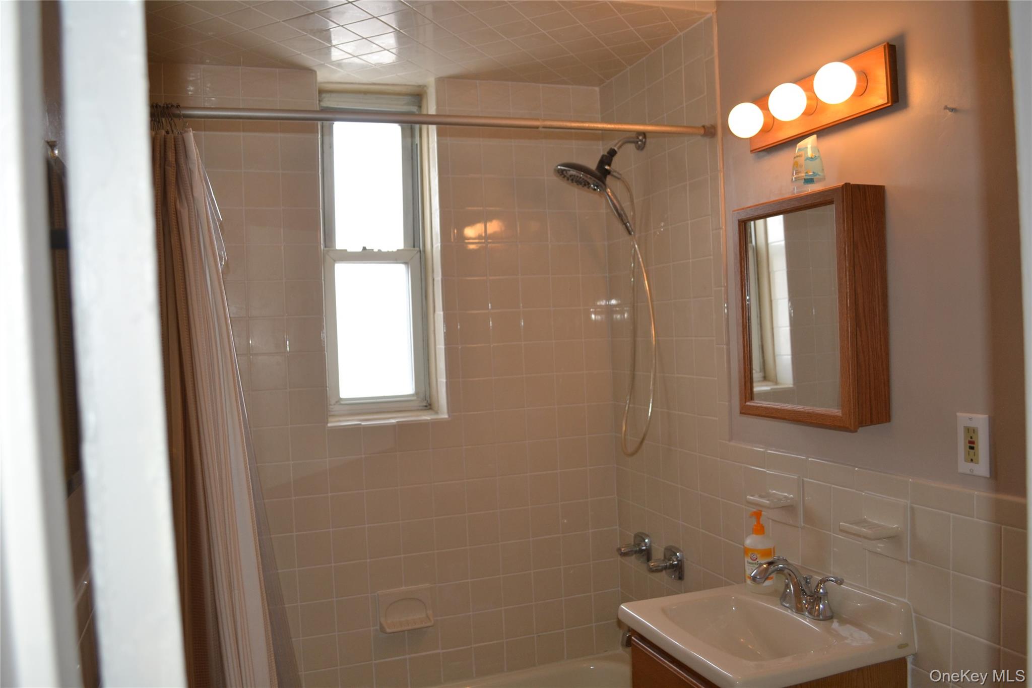 #10 photo, 245 Rumsey Road, Yonkers , NY 10701