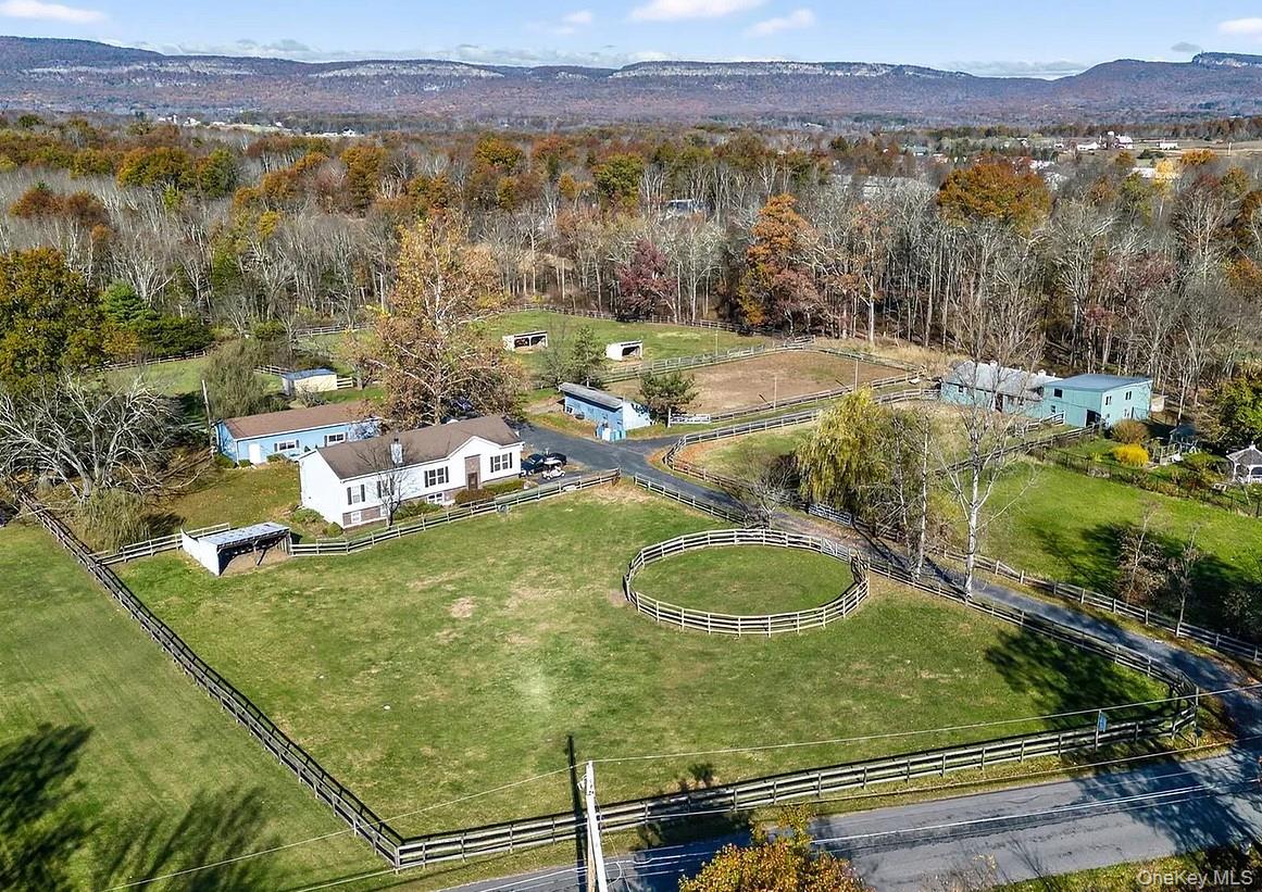 #1 photo, 99 Dusinberre Road, Gardiner , NY 12525