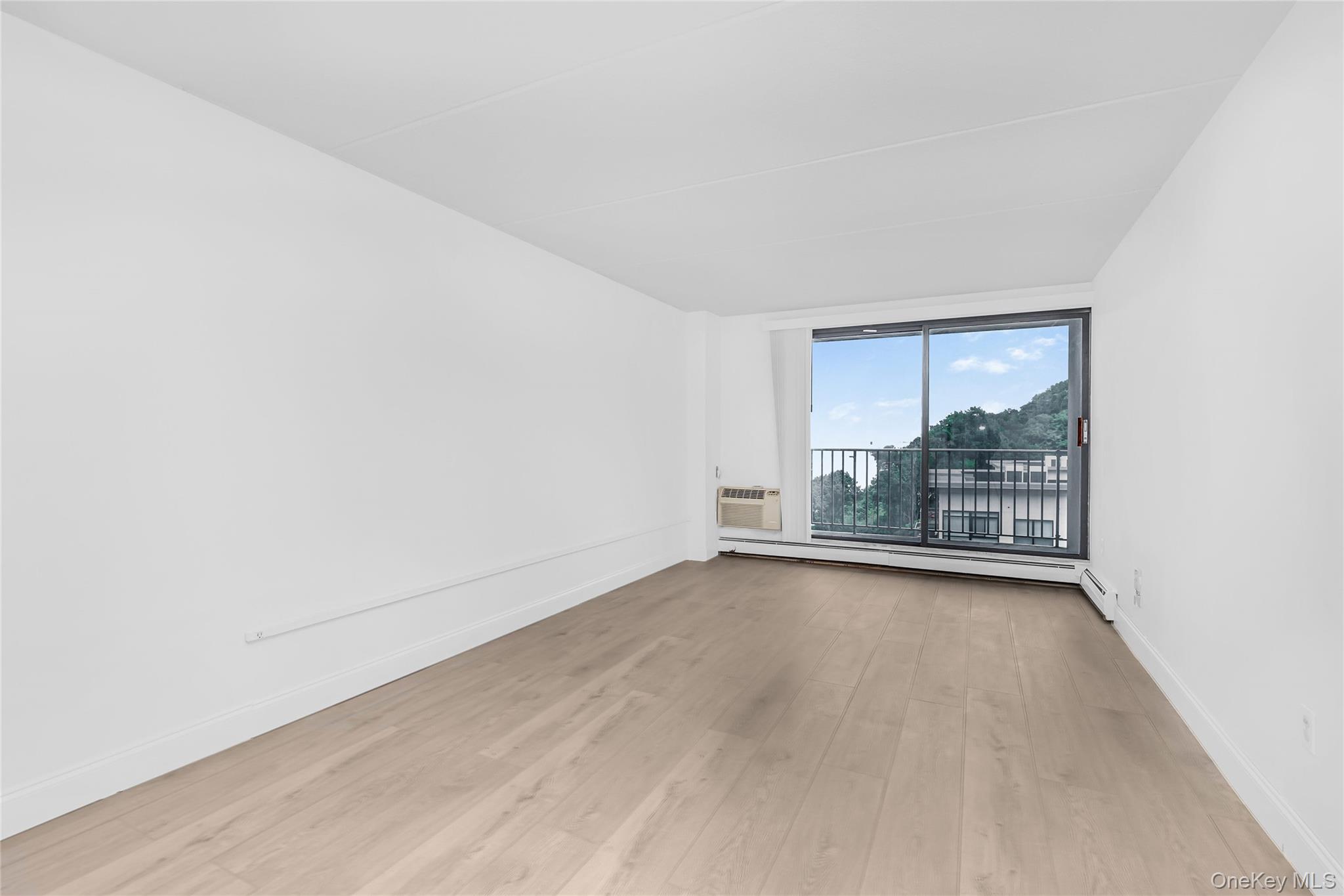 #3 photo, 1155 Warburton Avenue, Yonkers , NY 10701