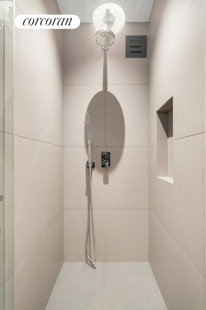 #15 photo, 160 W 66TH Street, Манхэттен ‖ Lincoln Square , NY 10023