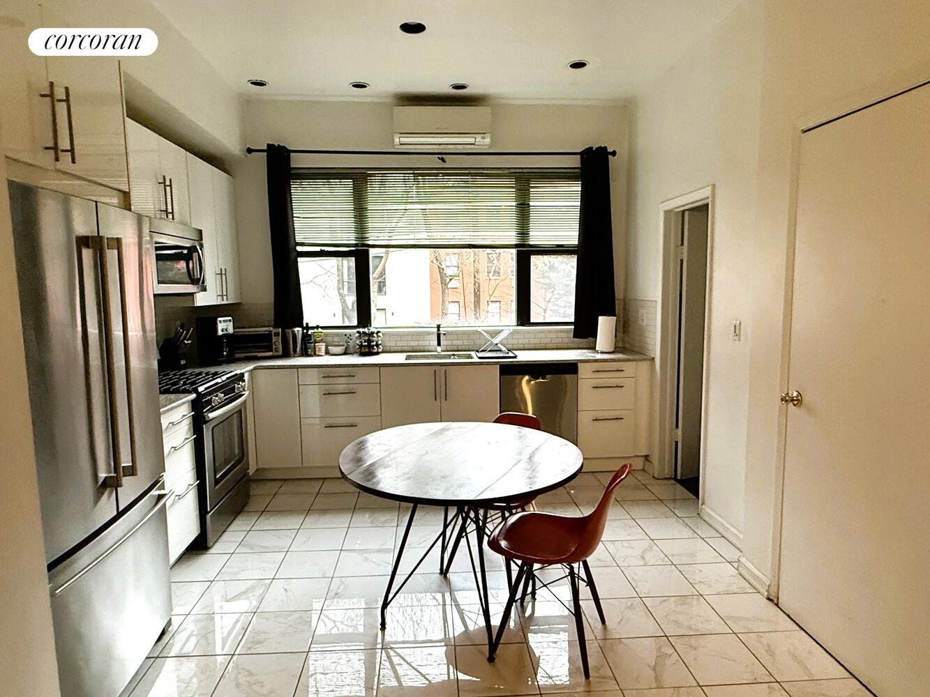 #5 photo, Brooklyn, Vinegar Hill , NY 11201