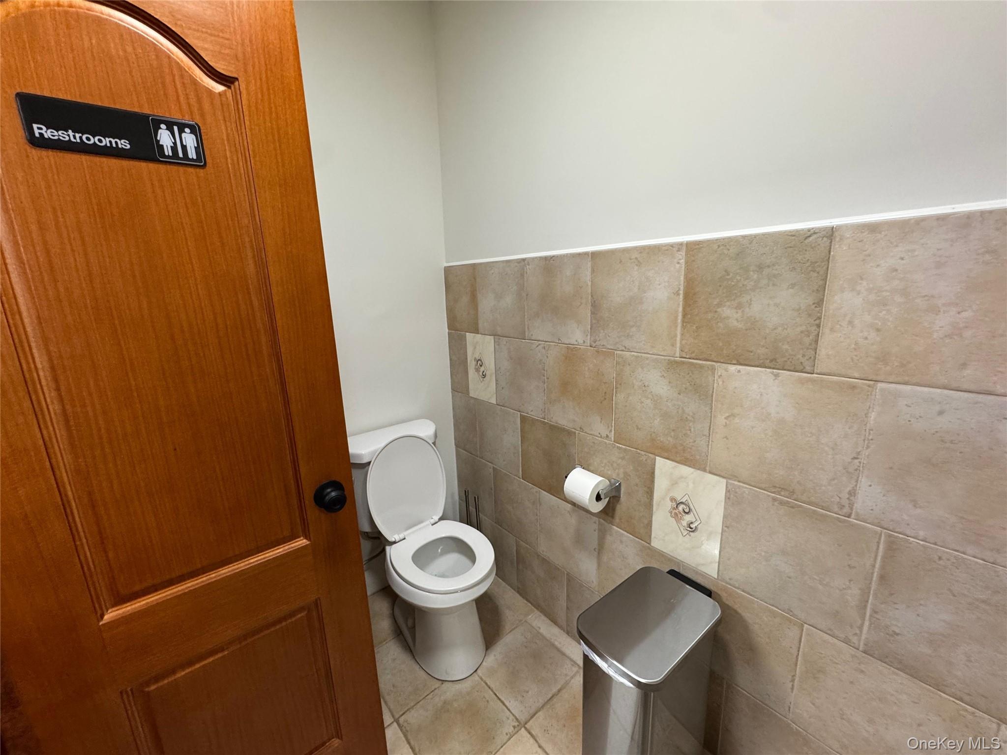 #4 photo, 8203 Roosevelt Avenue, كوينز Jackson Heights , NY 11372