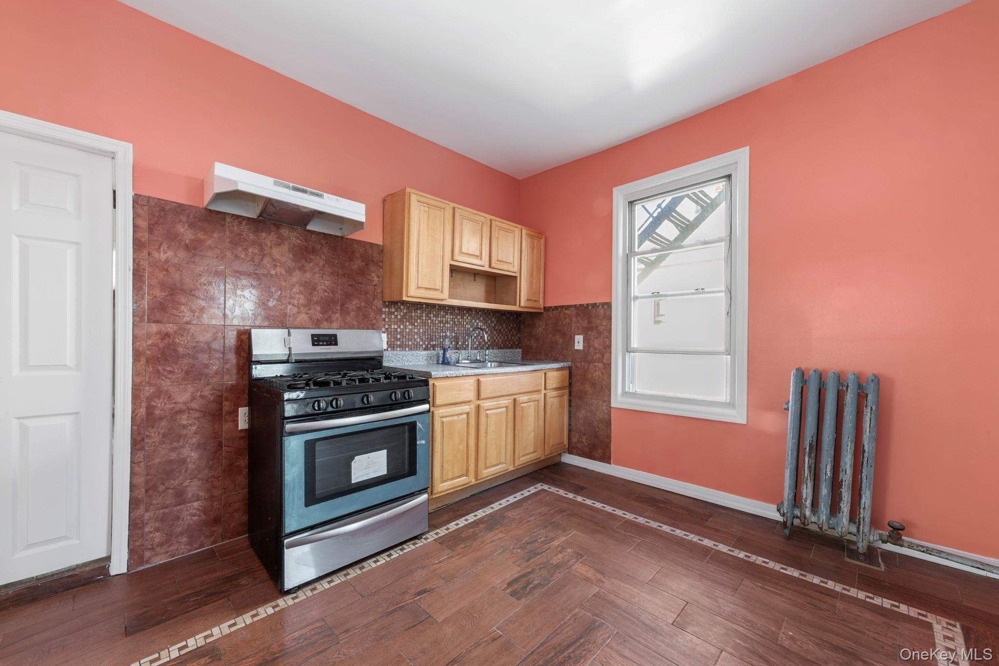 #12 photo, 423 Beach 66th Street, كوينز Arverne , NY 11692