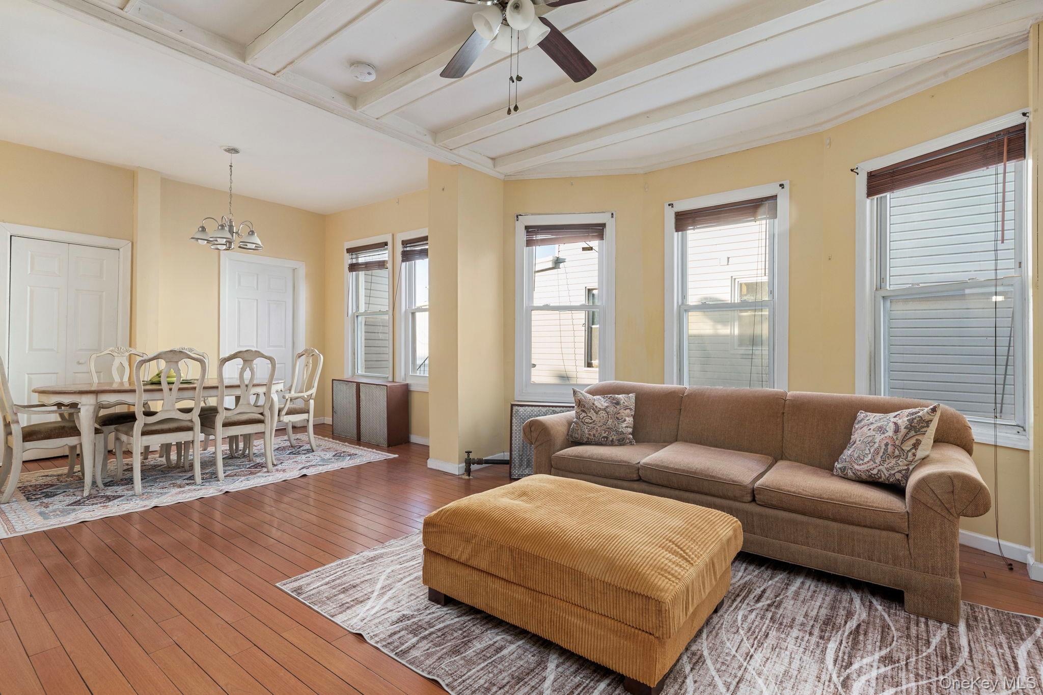 #2 photo, 423 Beach 66th Street, كوينز Arverne , NY 11692