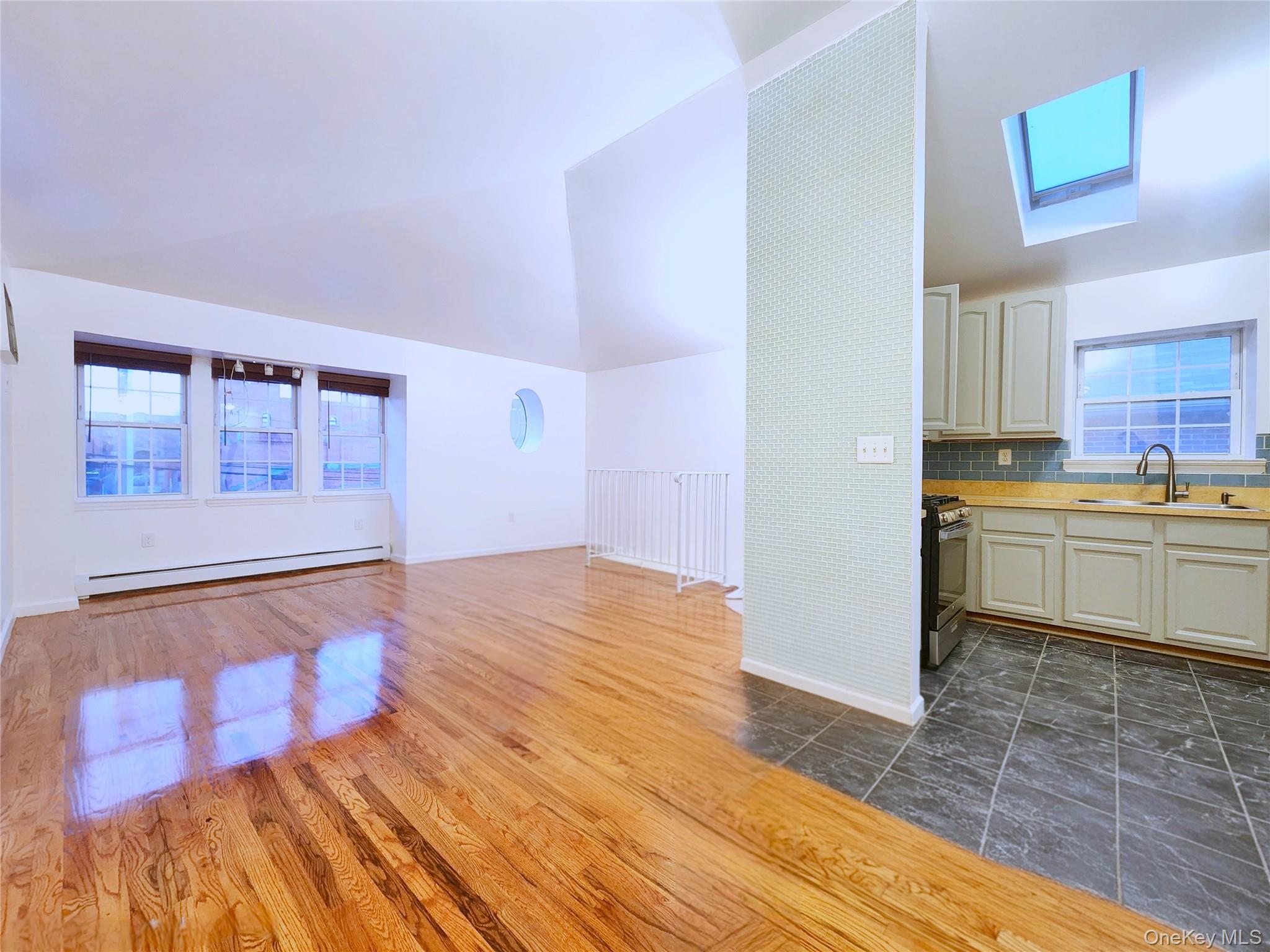 #8 photo, 3080 Middletown Road, 布朗士 Bronx , NY 10461