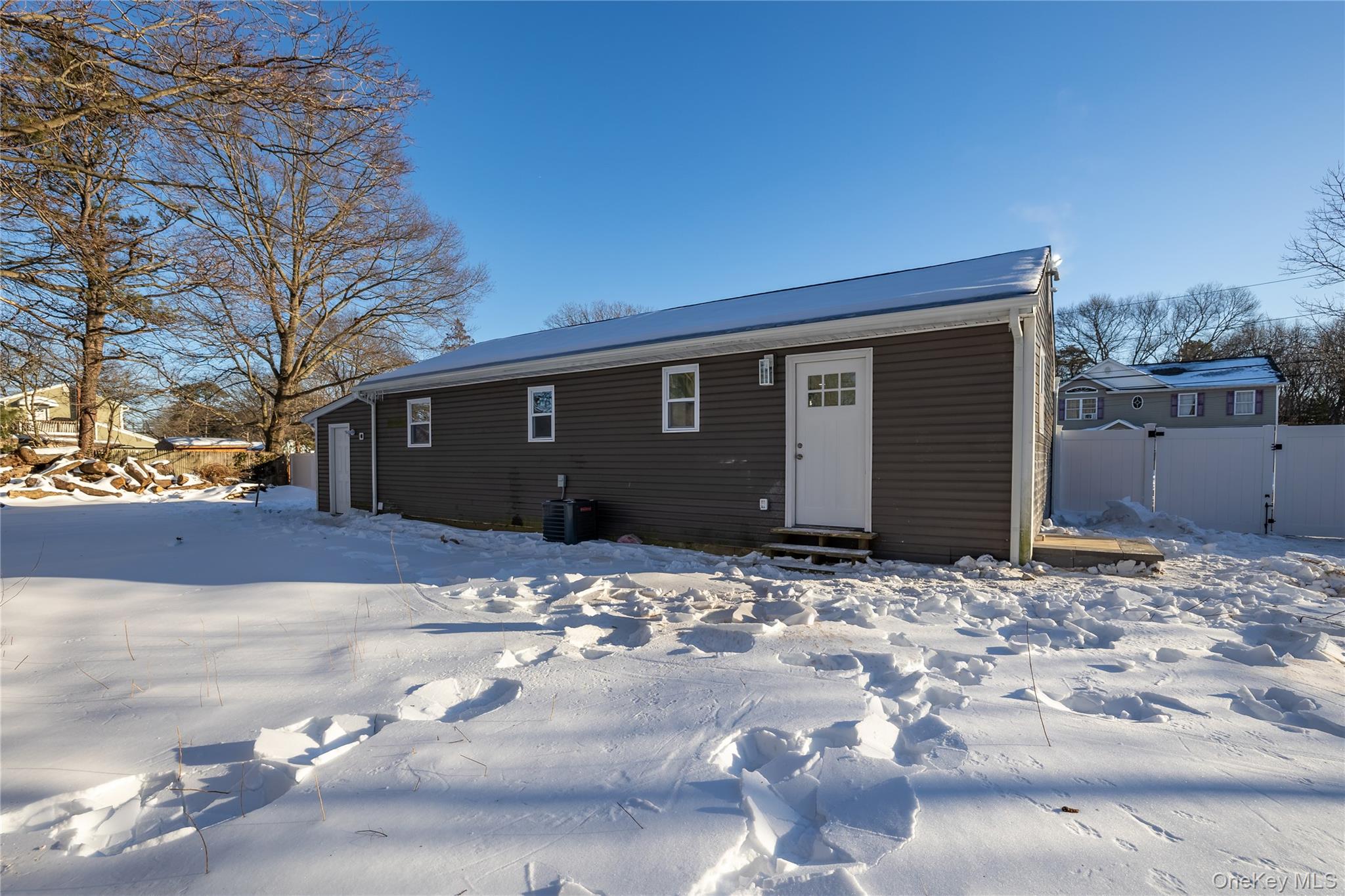 #2 photo, 39 E Oakdale Street, सफ़ोक काउंटी Bay Shore , NY 11706