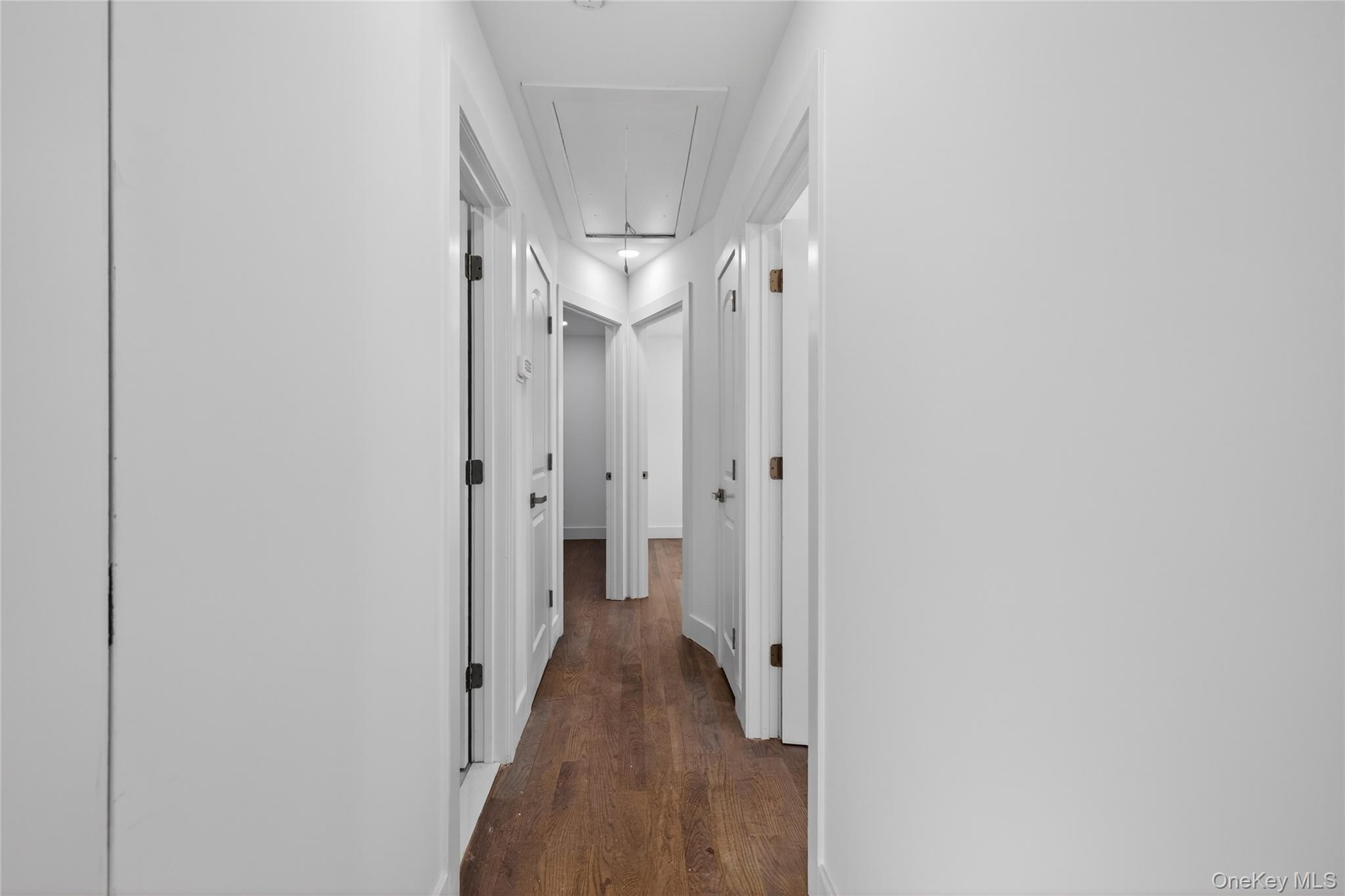 #20 photo, 39 E Oakdale Street, सफ़ोक काउंटी Bay Shore , NY 11706