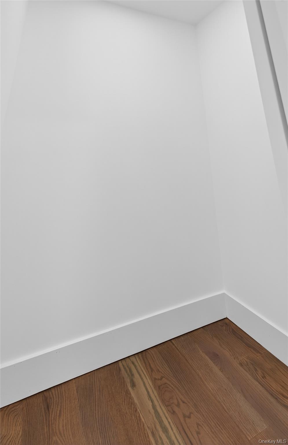 #5 photo, 39 E Oakdale Street, सफ़ोक काउंटी Bay Shore , NY 11706