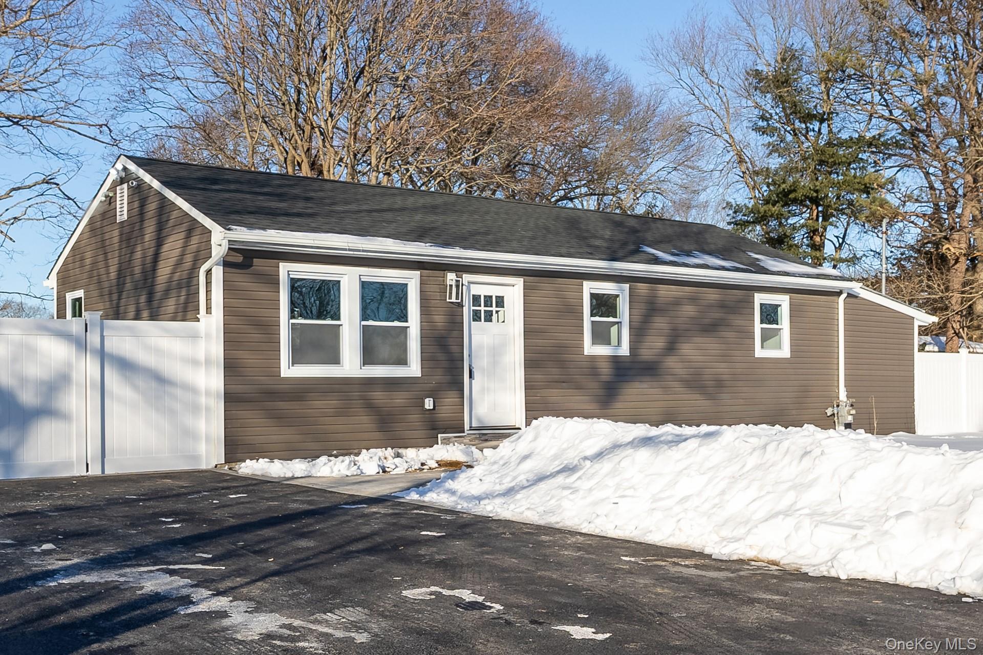 #6 photo, 39 E Oakdale Street, सफ़ोक काउंटी Bay Shore , NY 11706