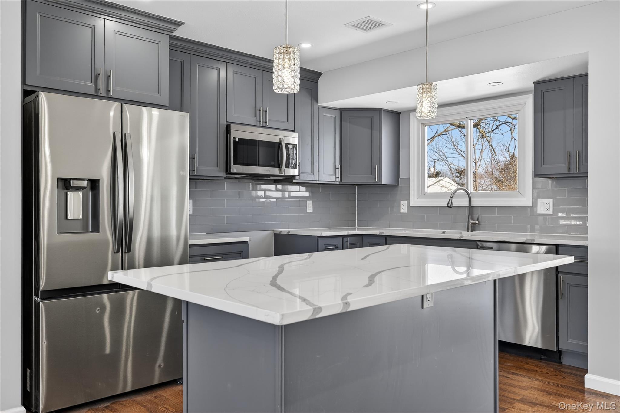 #6 photo, 3103 Falcon Avenue, 롱 아일랜드 Medford , NY 11763