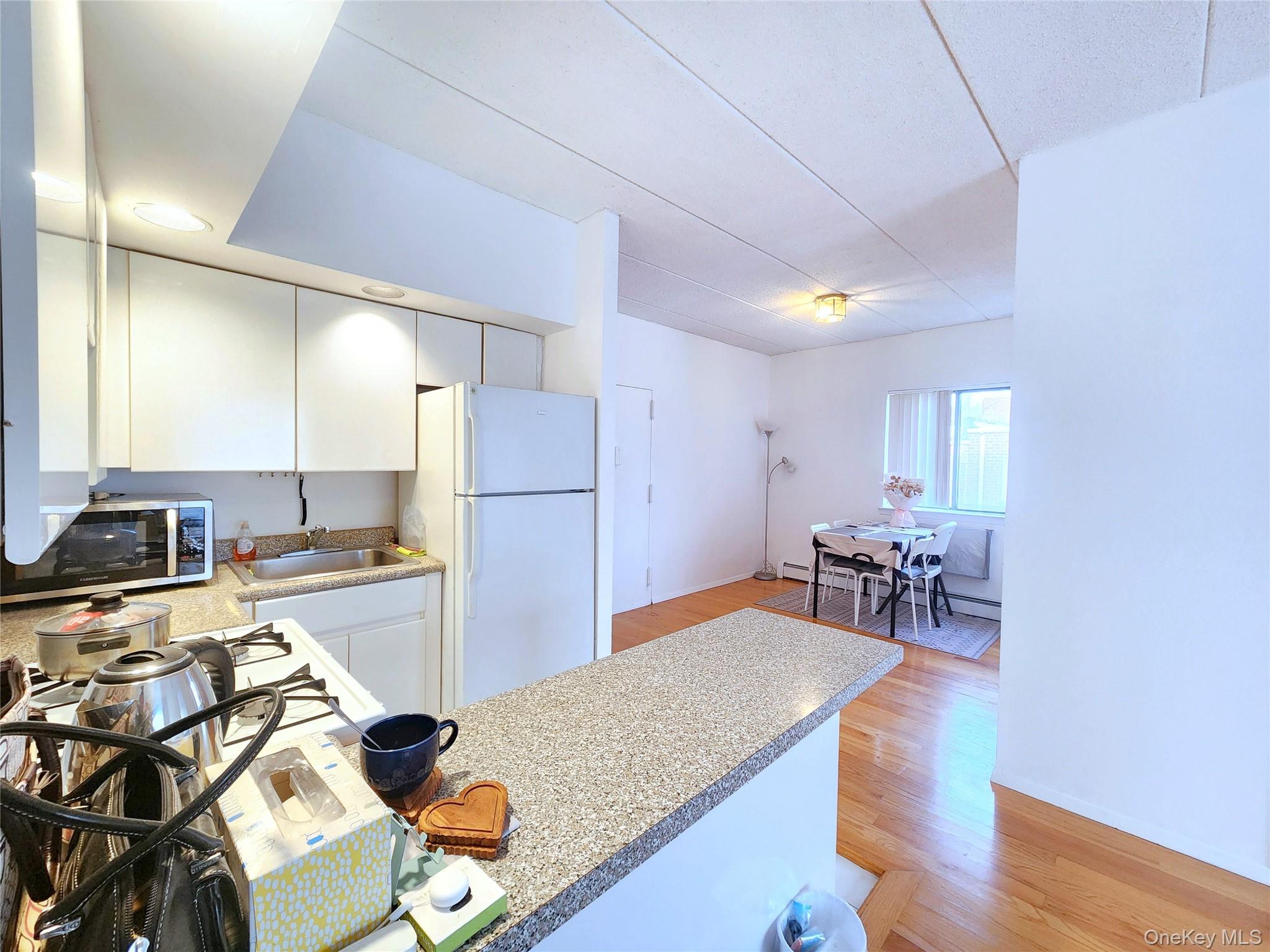 #12 photo, 149-15 Barclay Avenue, كوينز Flushing , NY 11355