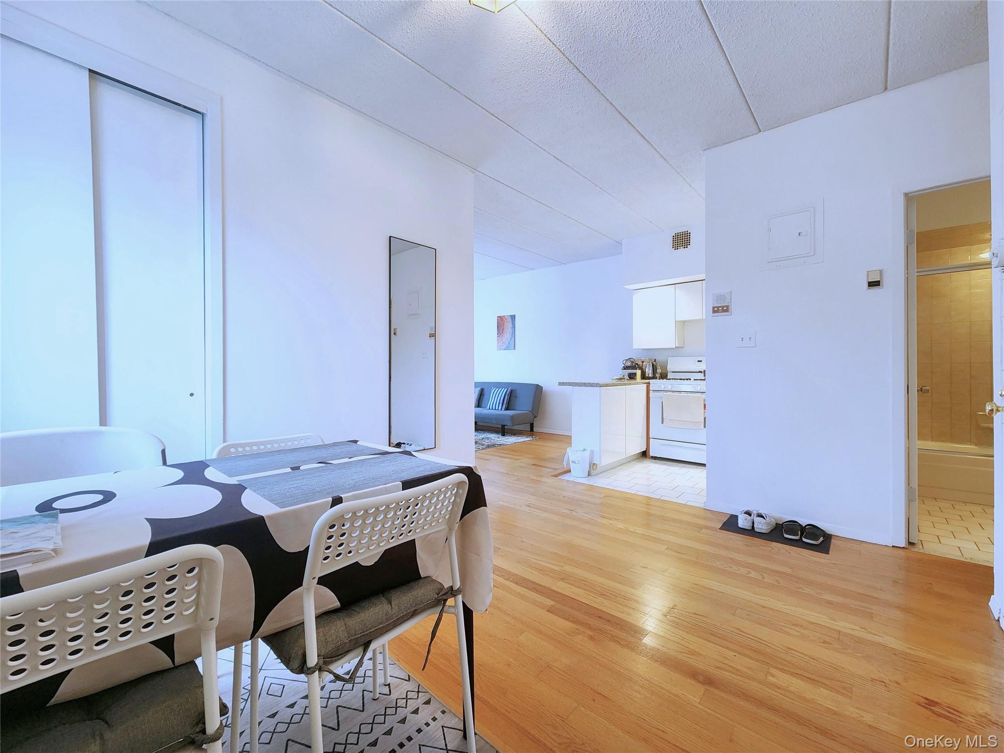 #9 photo, 149-15 Barclay Avenue, كوينز Flushing , NY 11355