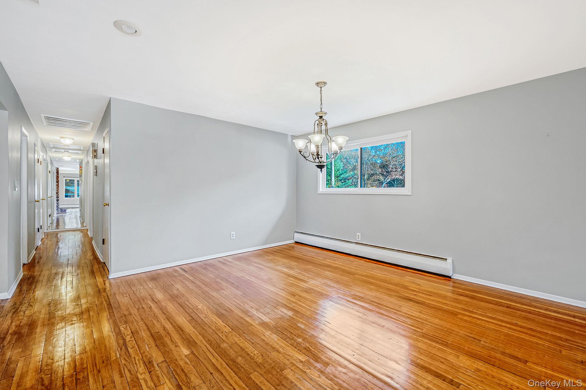 #10 photo, 23 Princeton Drive, سوفولك Dix Hills , NY 11746