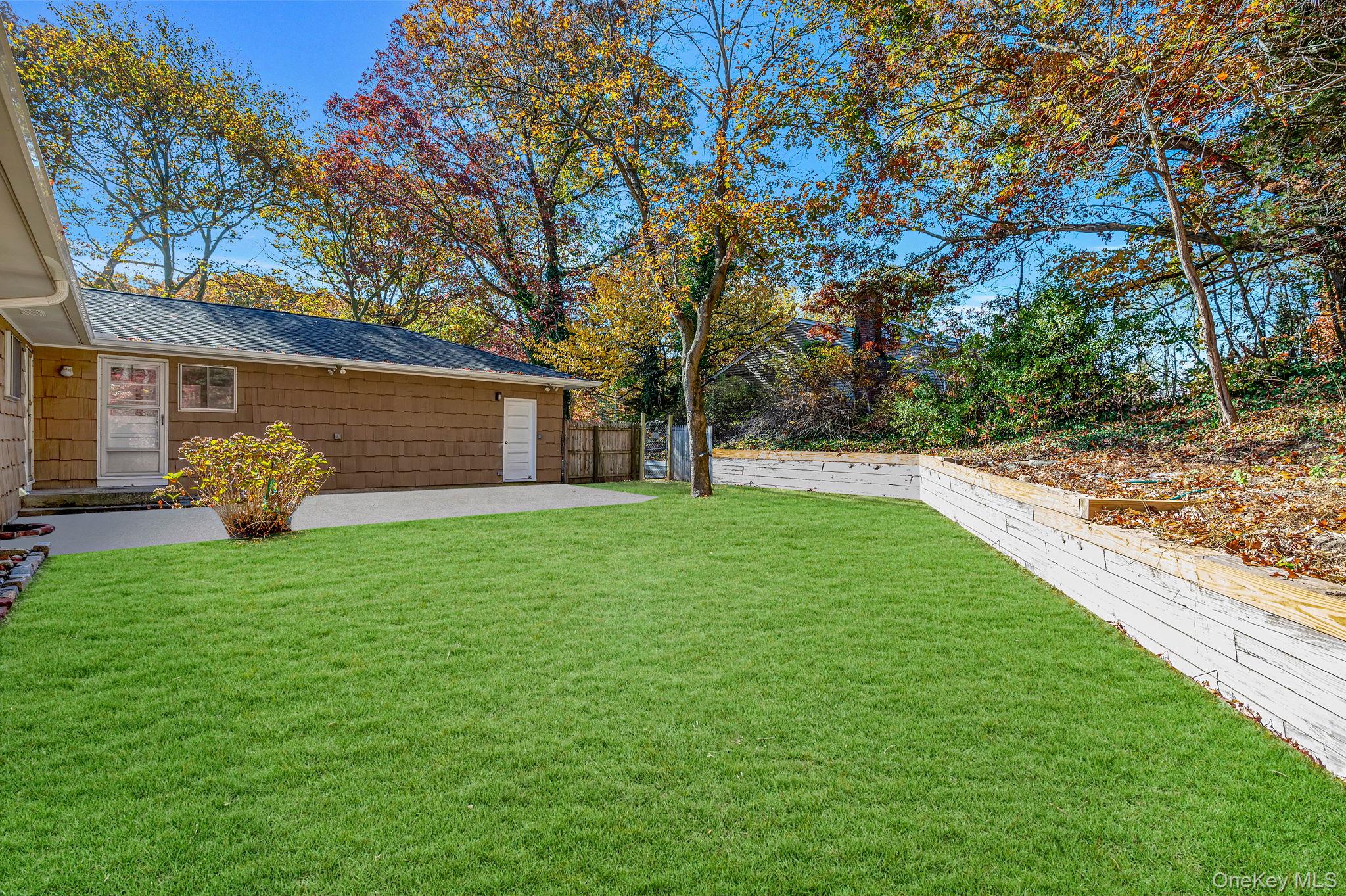 #6 photo, 23 Princeton Drive, سوفولك Dix Hills , NY 11746