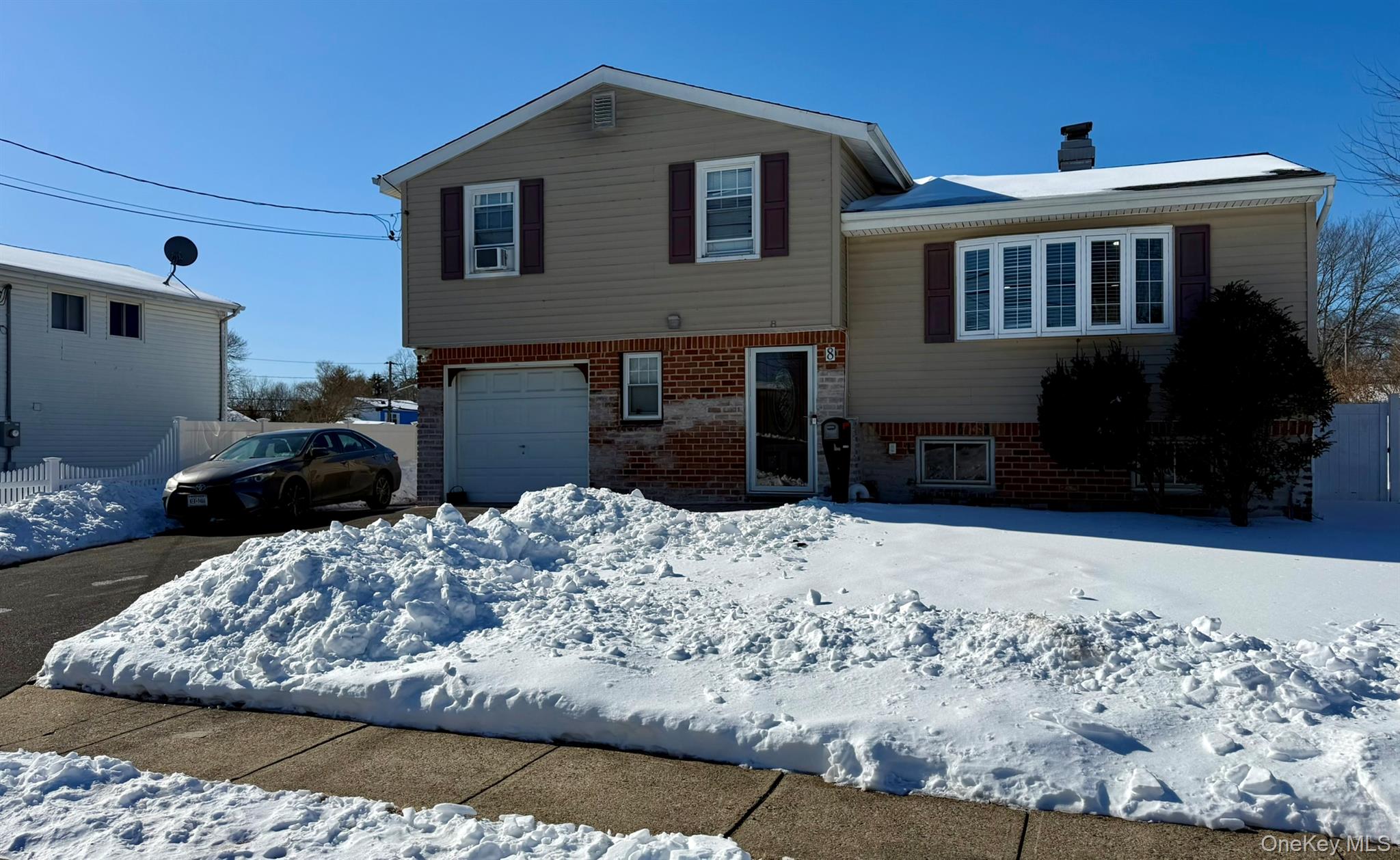 #6 photo, 8 Speed Street, सफ़ोक काउंटी Brentwood , NY 11717