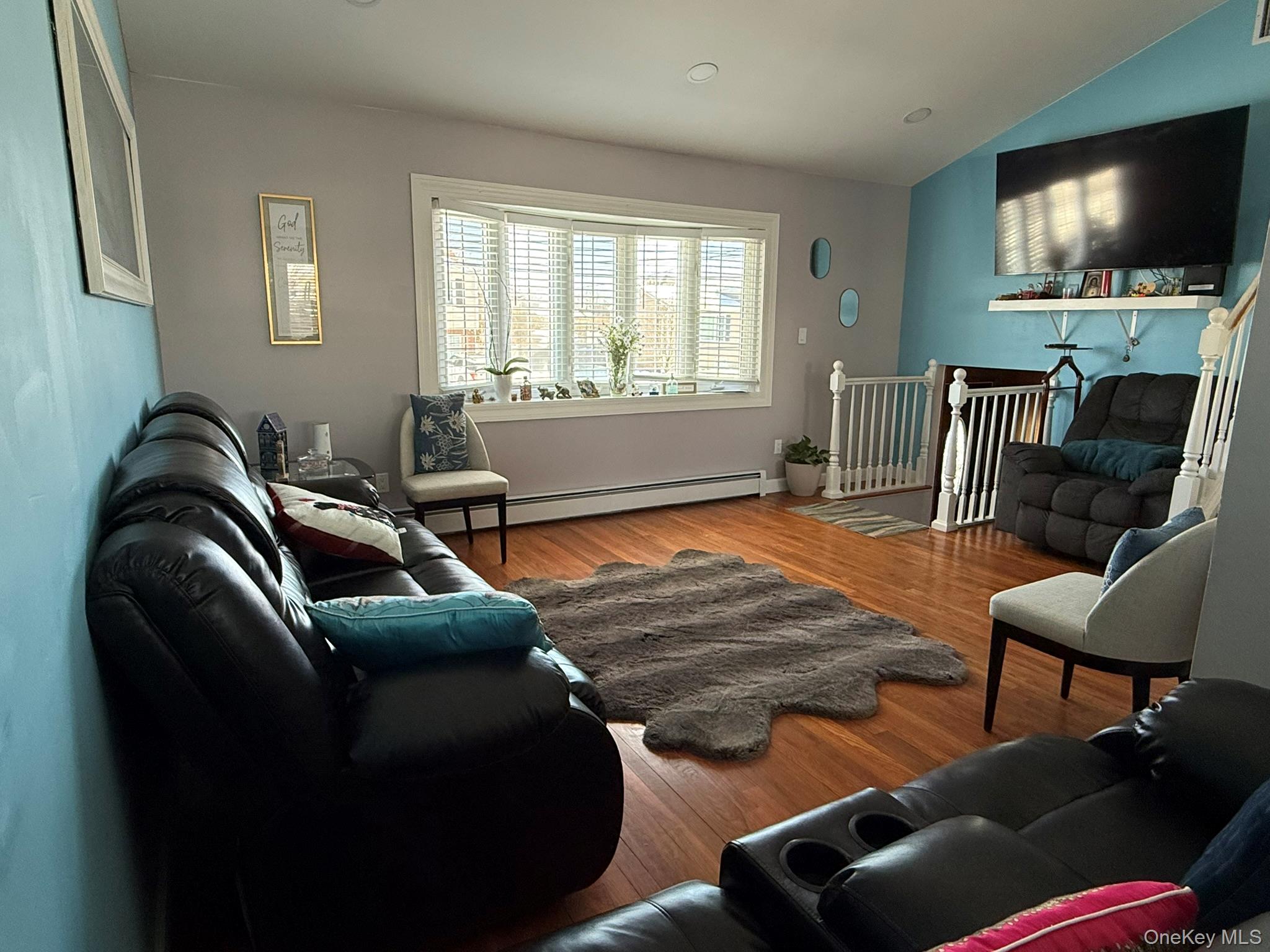 #9 photo, 8 Speed Street, सफ़ोक काउंटी Brentwood , NY 11717