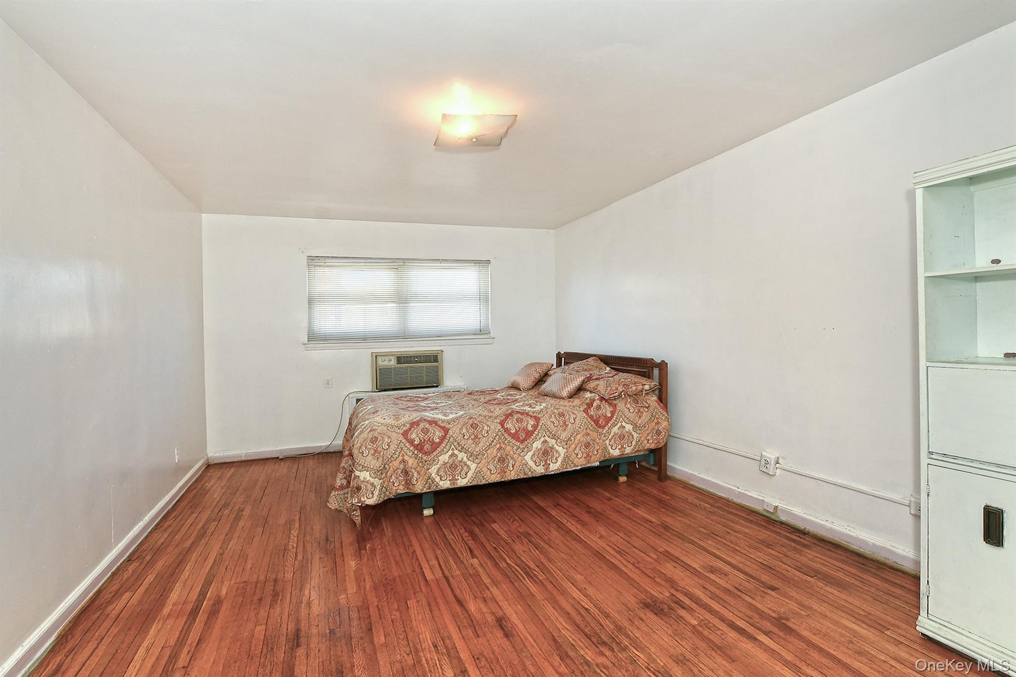 #13 photo, 3617 Laconia Avenue, برونكس Bronx , NY 10469