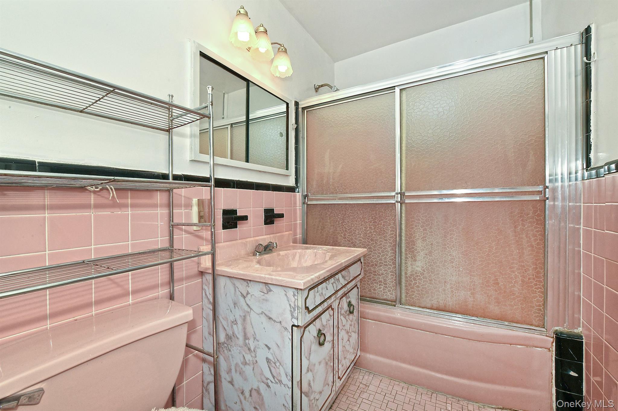 #15 photo, 3617 Laconia Avenue, برونكس Bronx , NY 10469