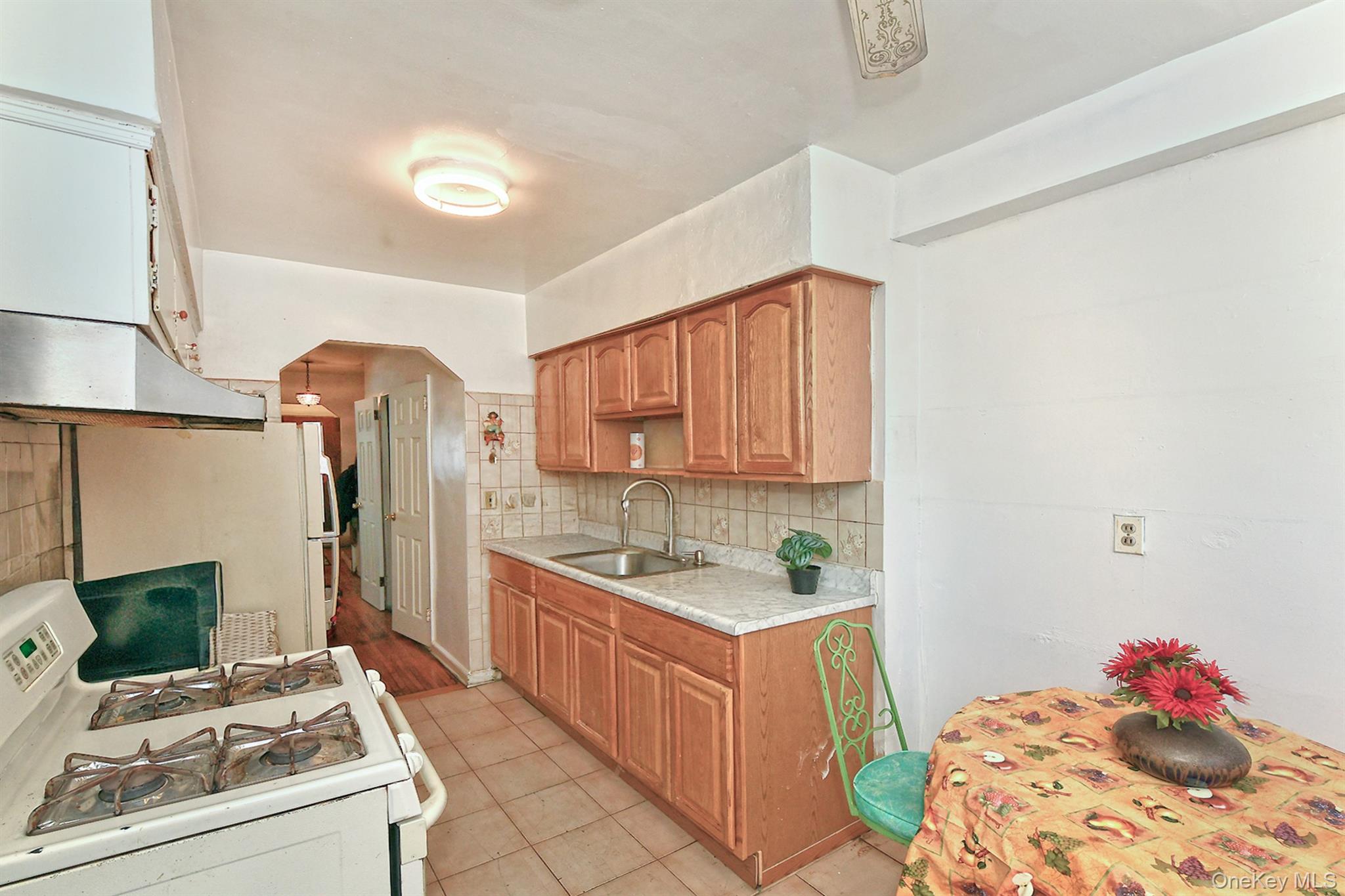 #7 photo, 3617 Laconia Avenue, برونكس Bronx , NY 10469