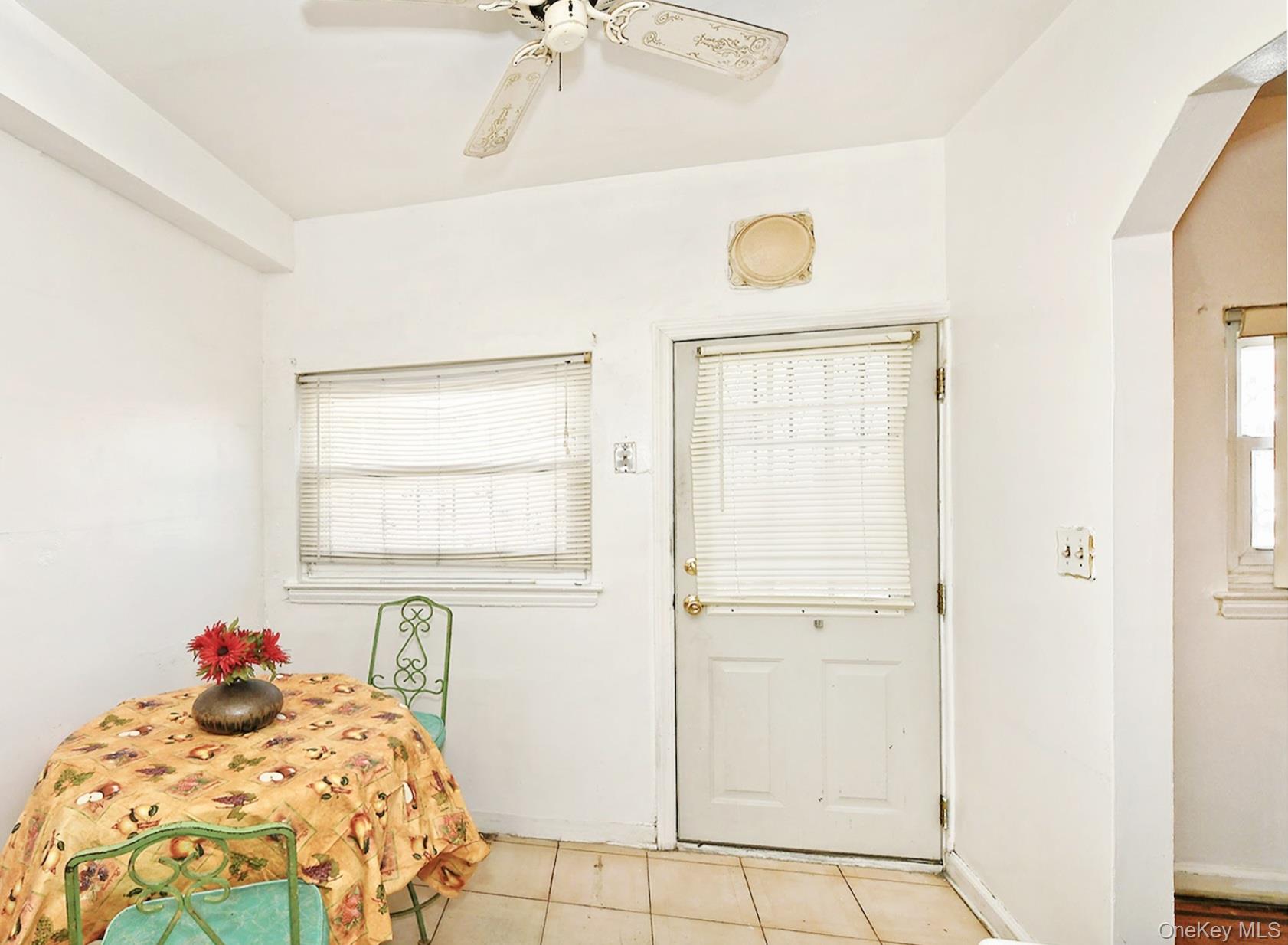 #9 photo, 3617 Laconia Avenue, برونكس Bronx , NY 10469