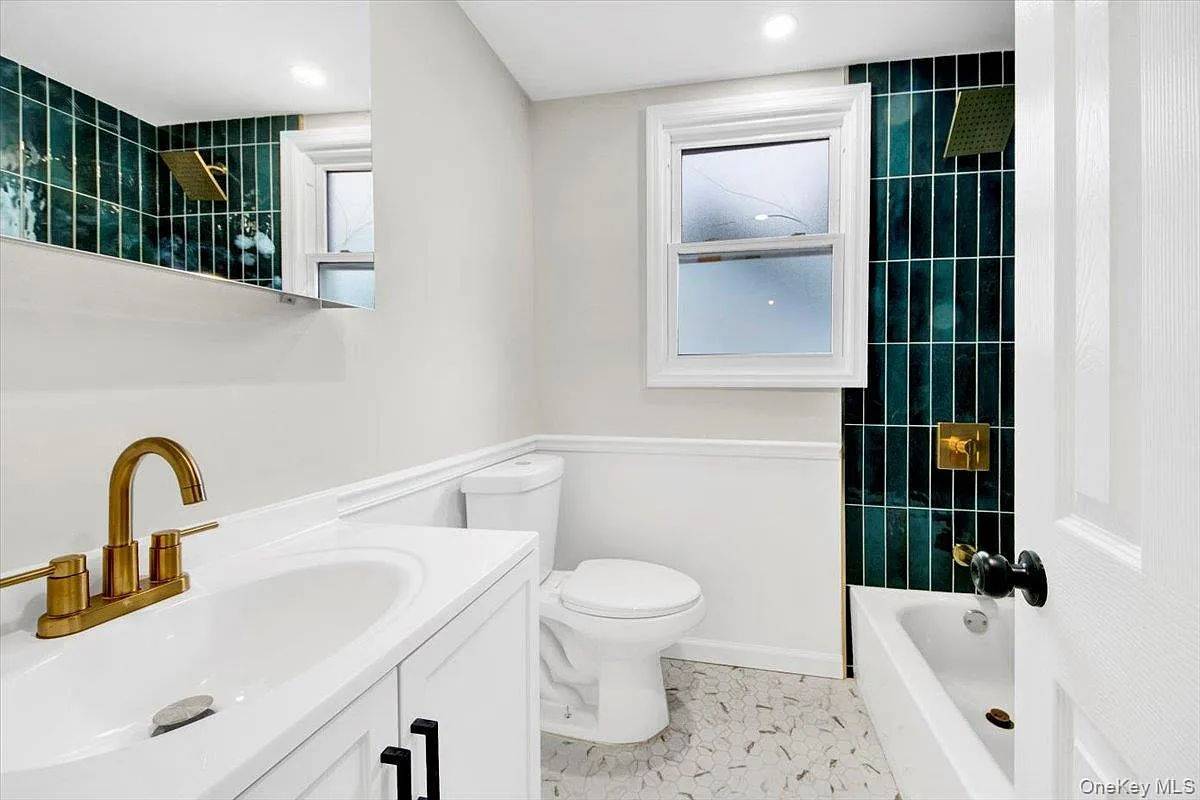 #8 photo, 1625 Overing St, Бронкс ‖ Bronx , NY 10461