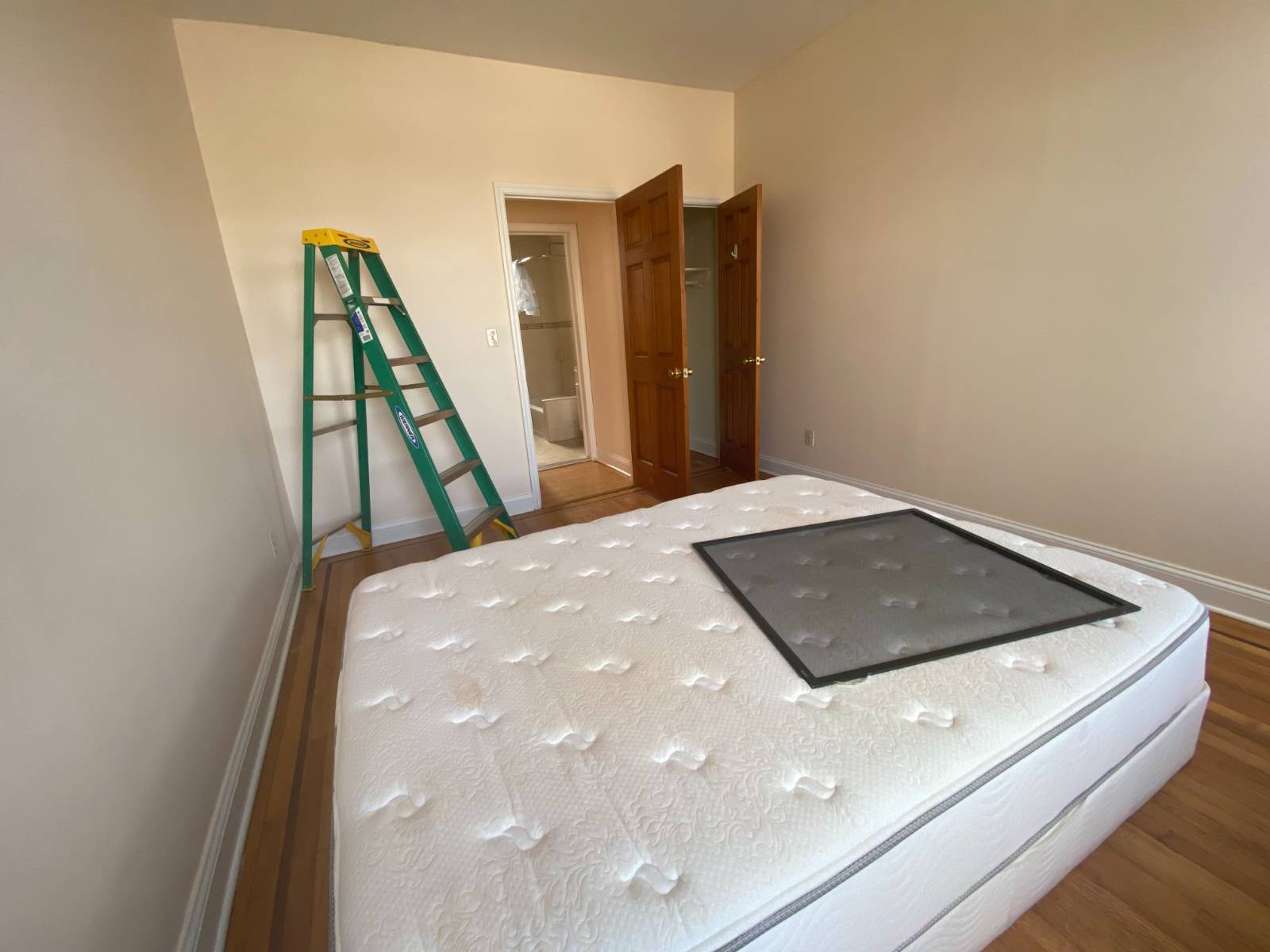 #7 photo, 6th Ave & 83rd Str, הברונקס Bay Ridge , NY 11209