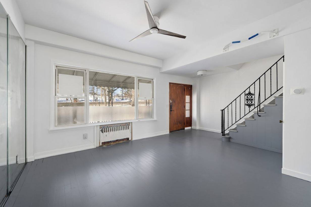 #11 photo, 108 Jackie Robinson Pkwy, East New York , NY 11207