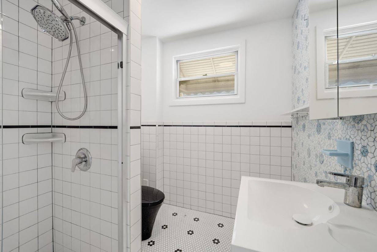 #18 photo, 108 Jackie Robinson Pkwy, East New York , NY 11207