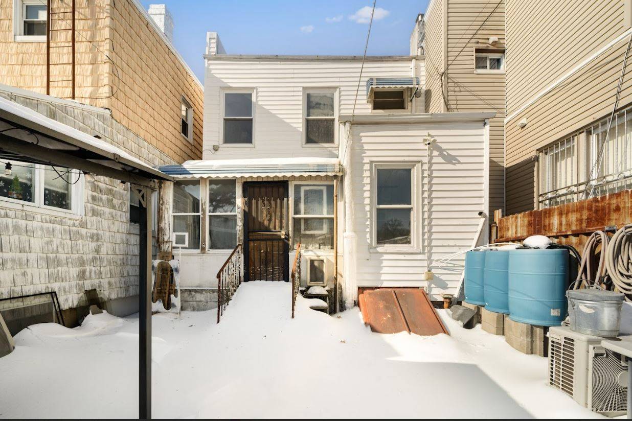 #23 photo, 108 Jackie Robinson Pkwy, East New York , NY 11207