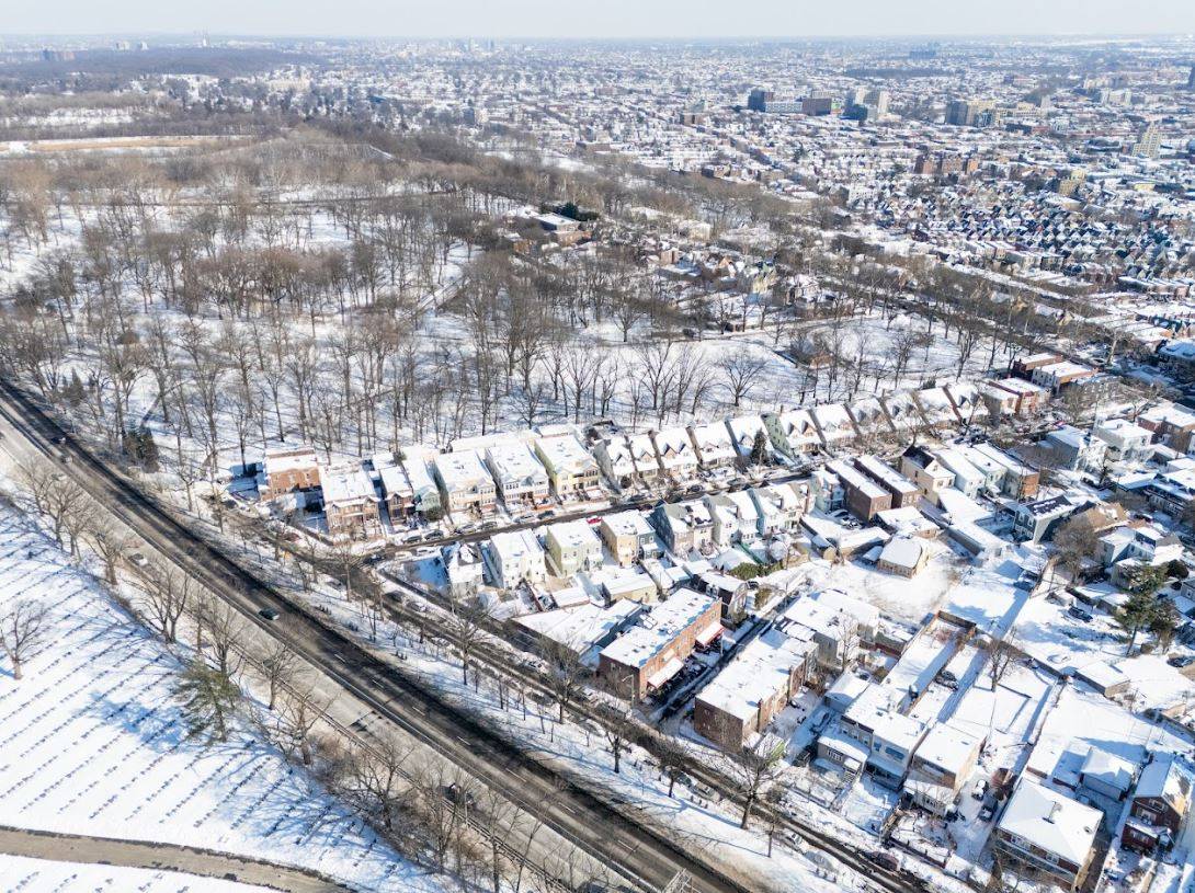 #28 photo, 108 Jackie Robinson Pkwy, East New York , NY 11207