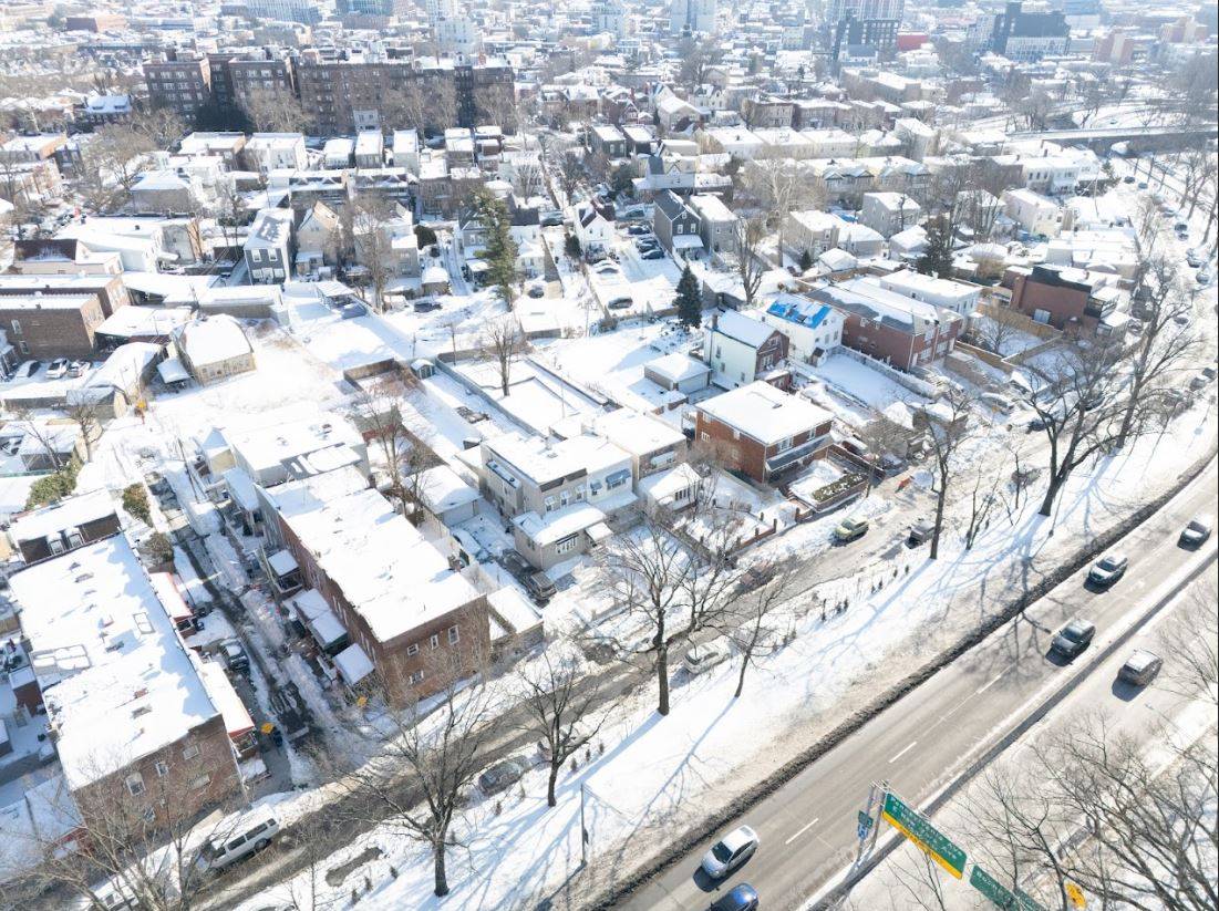 #31 photo, 108 Jackie Robinson Pkwy, East New York , NY 11207