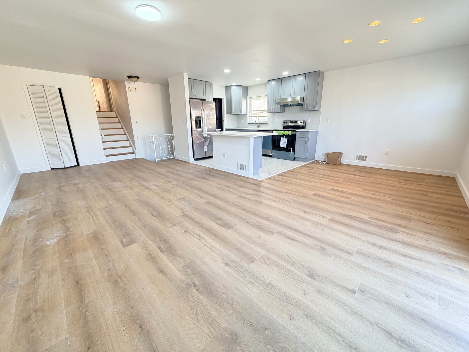 #4 photo, 15-75 208th Pl, #2FL, كوينز Bayside , NY 11360