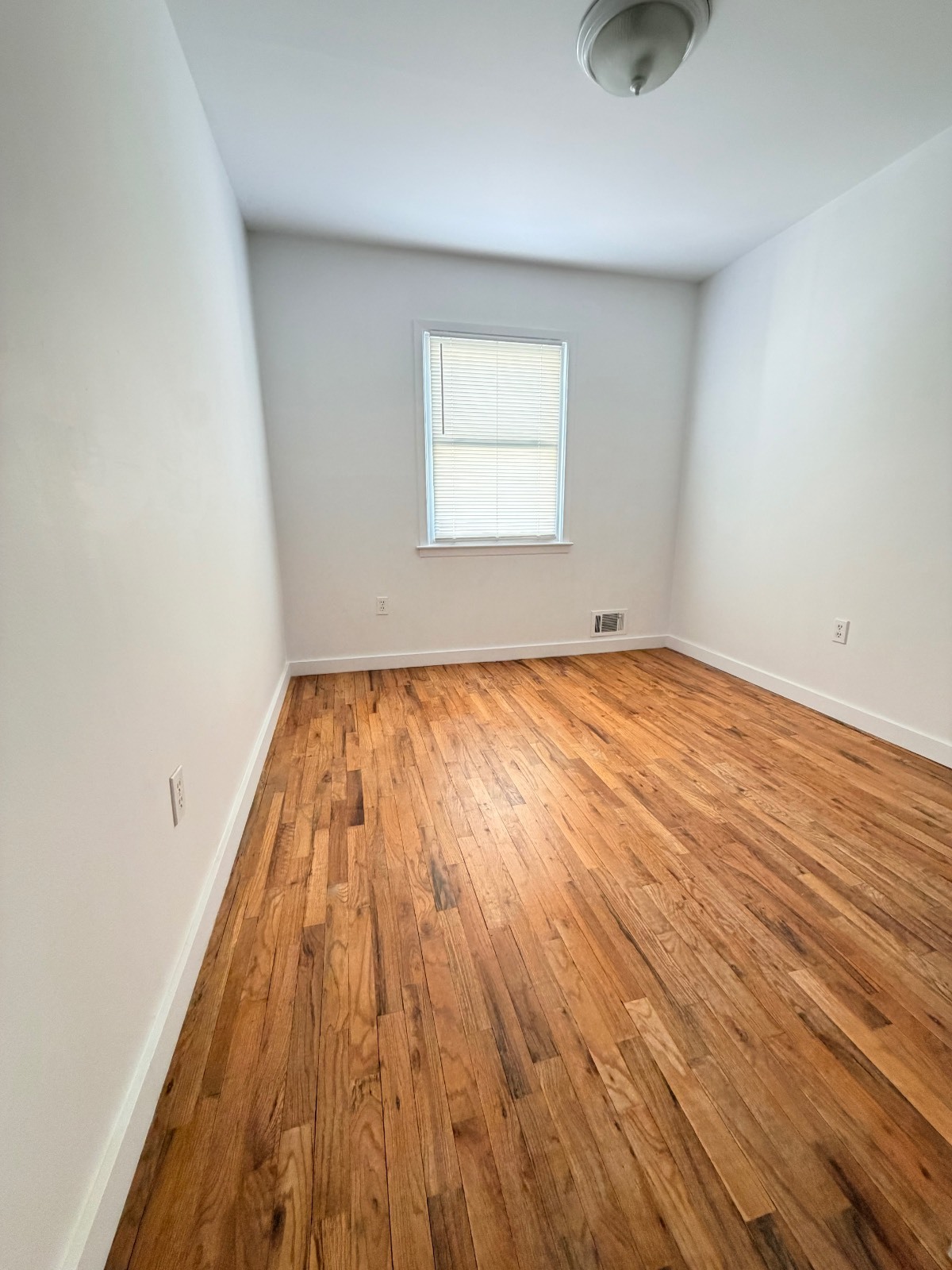 #6 photo, 15-75 208th Pl, #2FL, كوينز Bayside , NY 11360