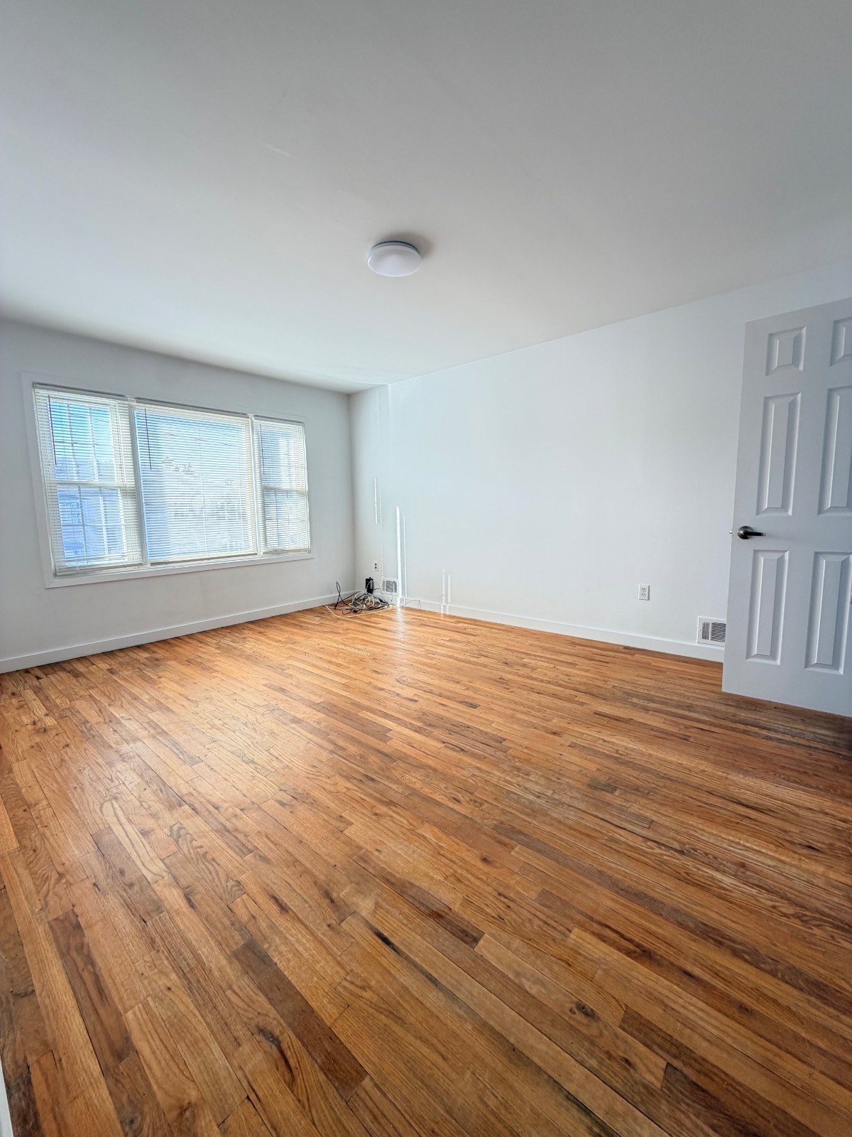 #7 photo, 15-75 208th Pl, #2FL, كوينز Bayside , NY 11360