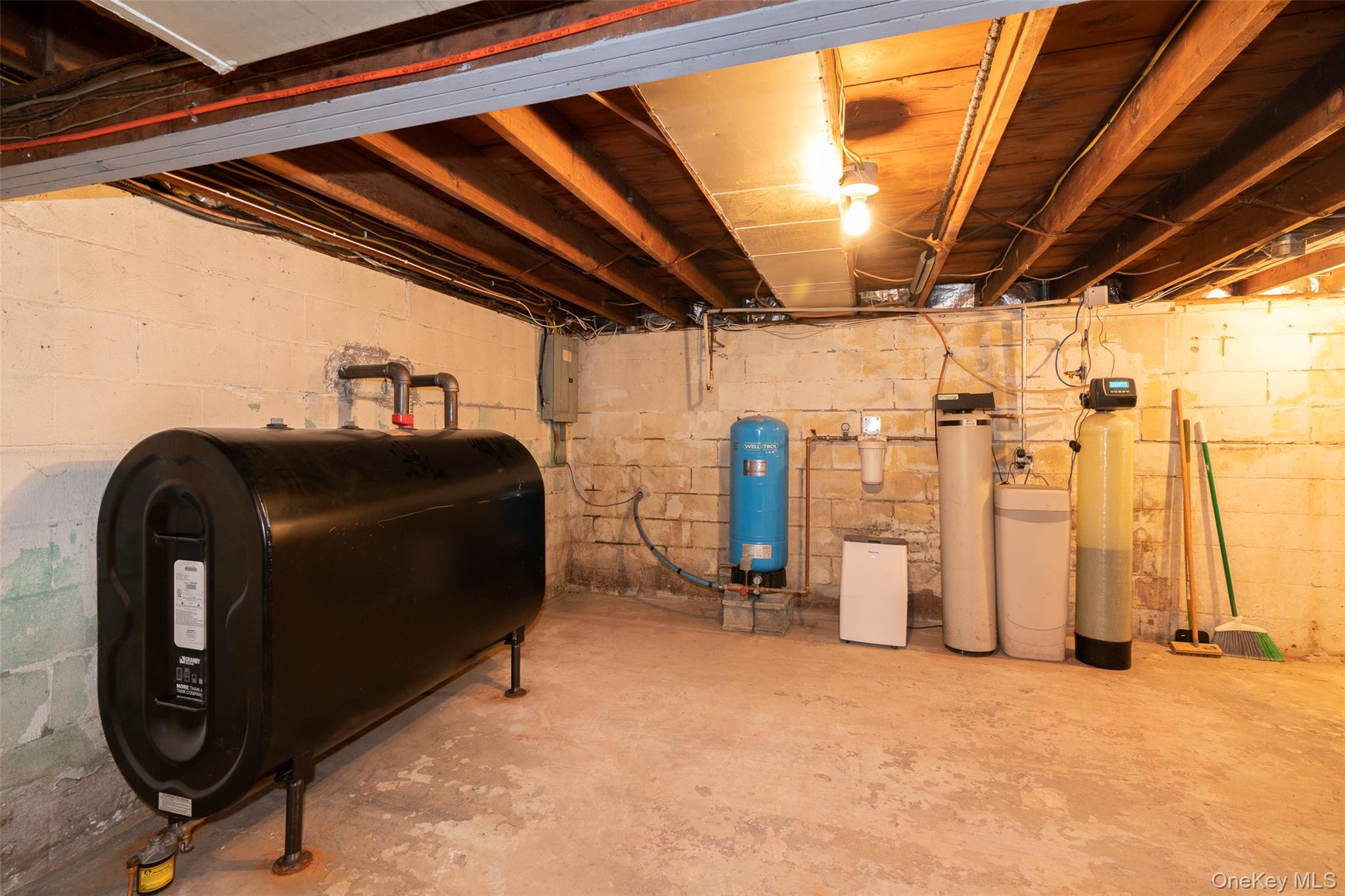 #16 photo, 13 Judy Terrace, 紐約州 Poughkeepsie , NY 12601