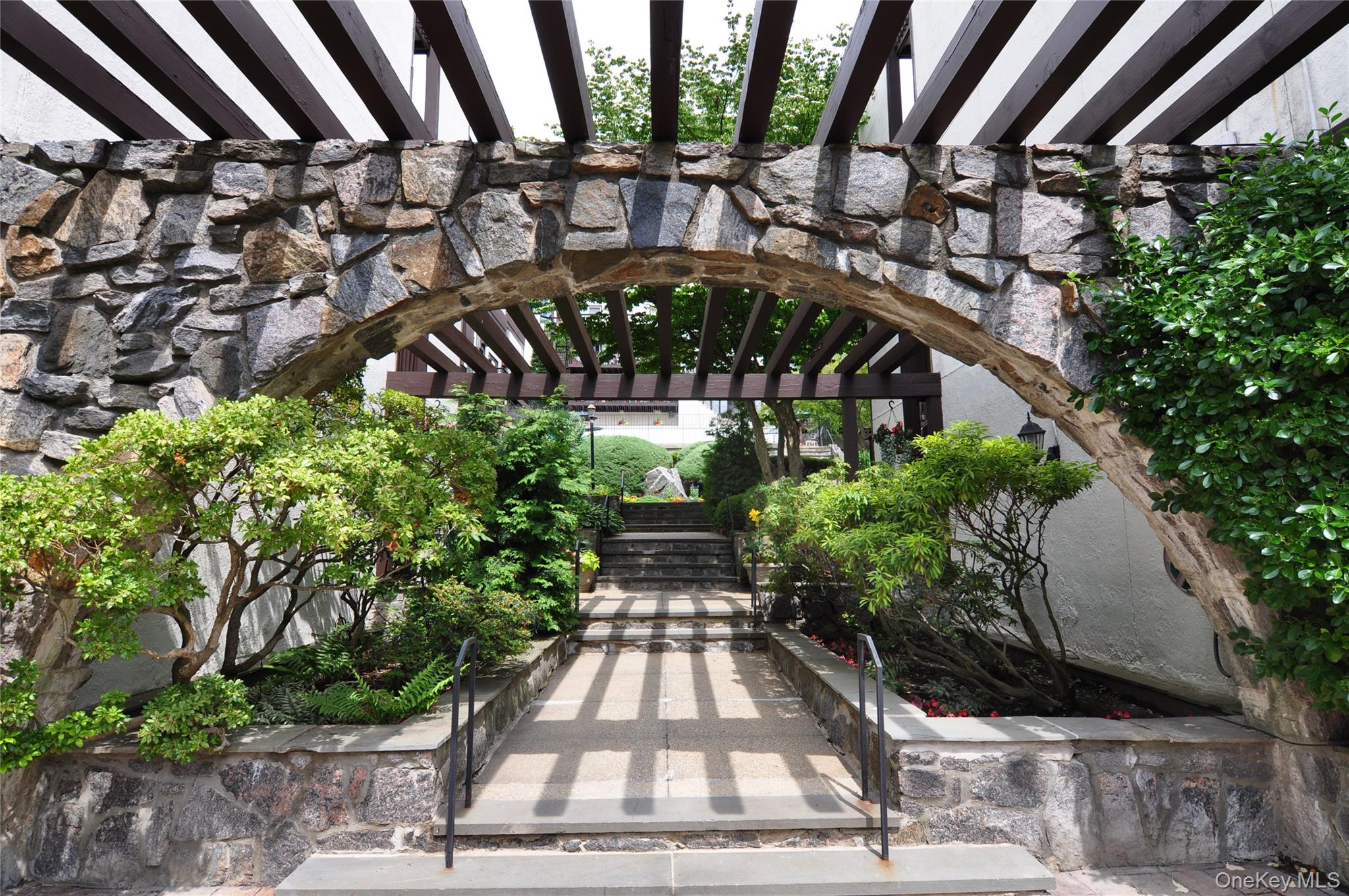 #2 photo, 1200 Warburton Avenue, 紐約州 Yonkers , NY 10701