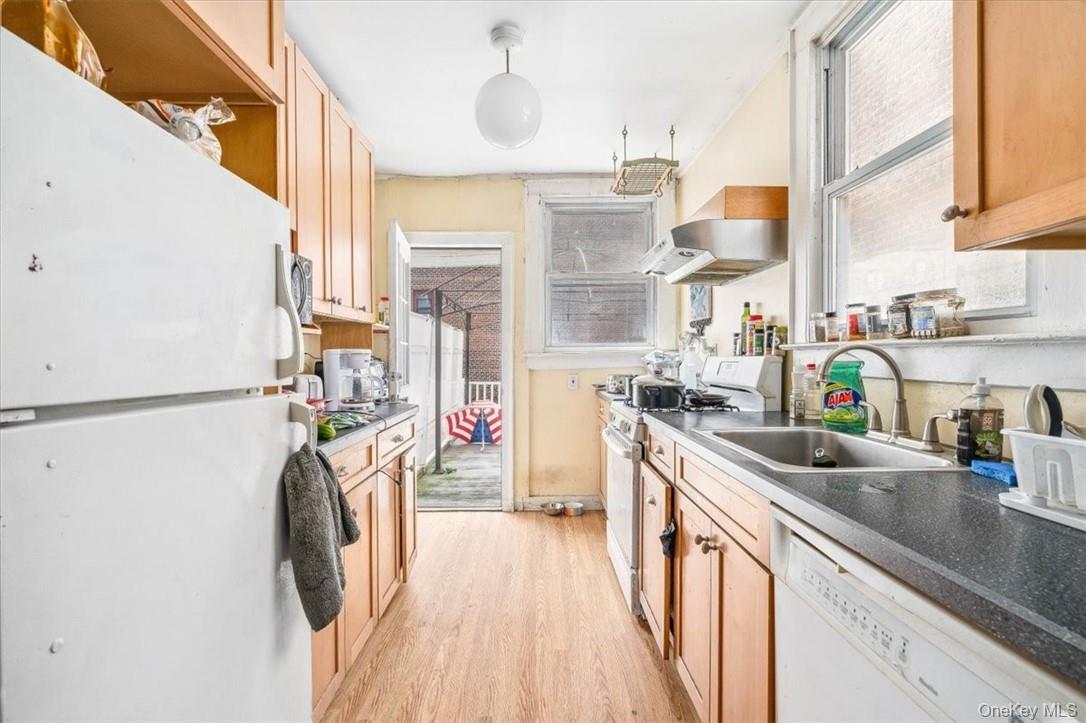 #14 photo, 3805 Sedgwick Avenue, Bronx , NY 10463