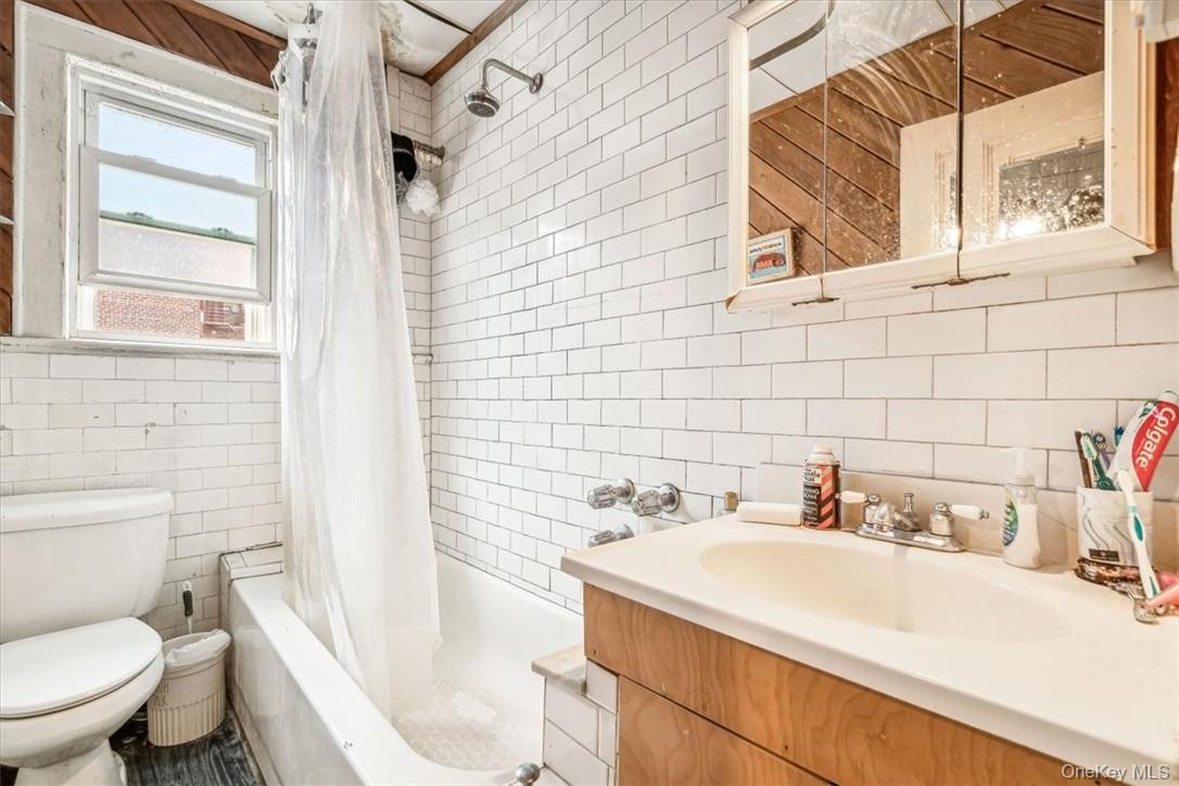 #16 photo, 3805 Sedgwick Avenue, Bronx , NY 10463