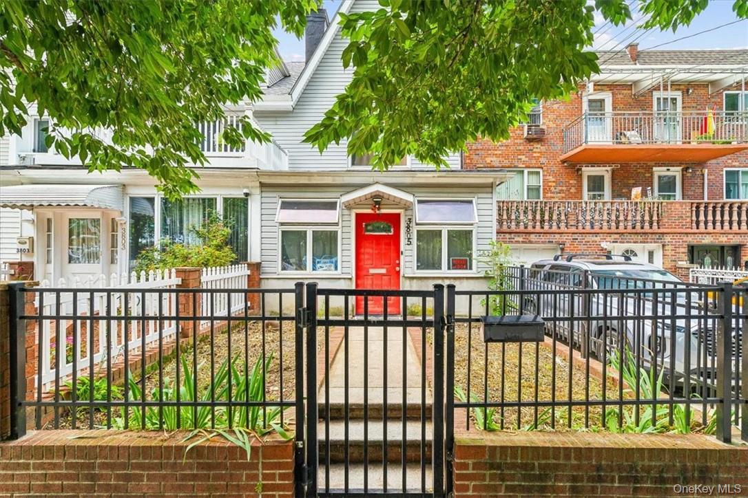 #3 photo, 3805 Sedgwick Avenue, Bronx , NY 10463