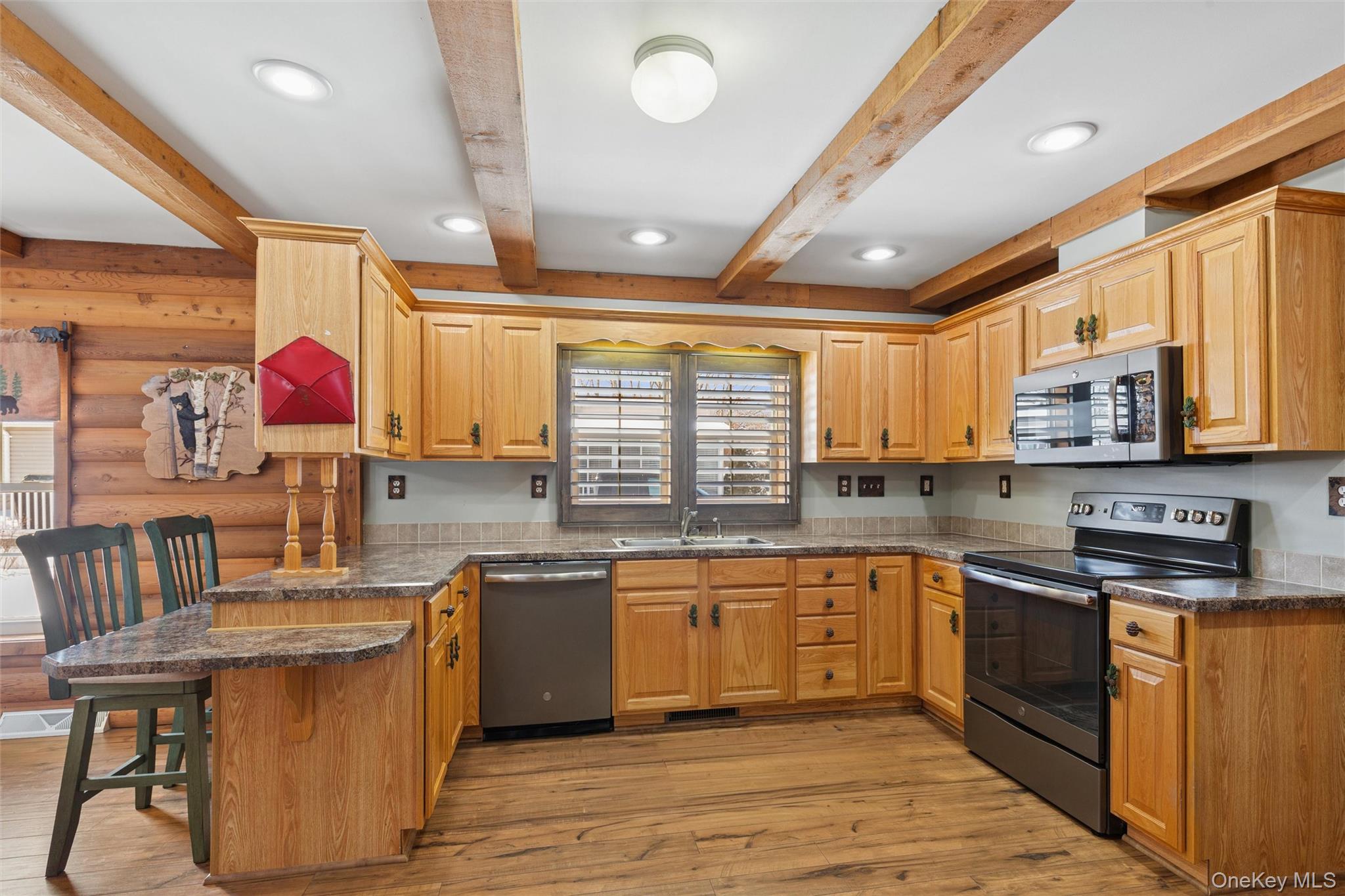 #12 photo, 1661 Old Country Road, Riverhead , NY 11901