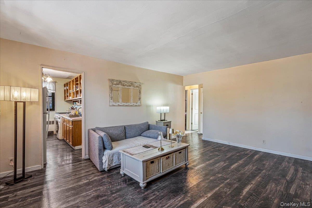 #5 photo, 242-68 Horace Harding Expressway, Douglaston , NY 11362