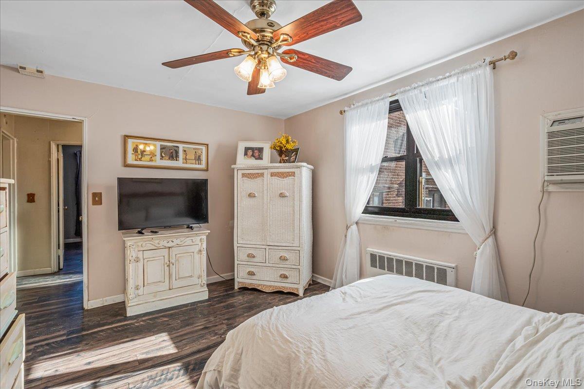 #9 photo, 242-68 Horace Harding Expressway, Douglaston , NY 11362